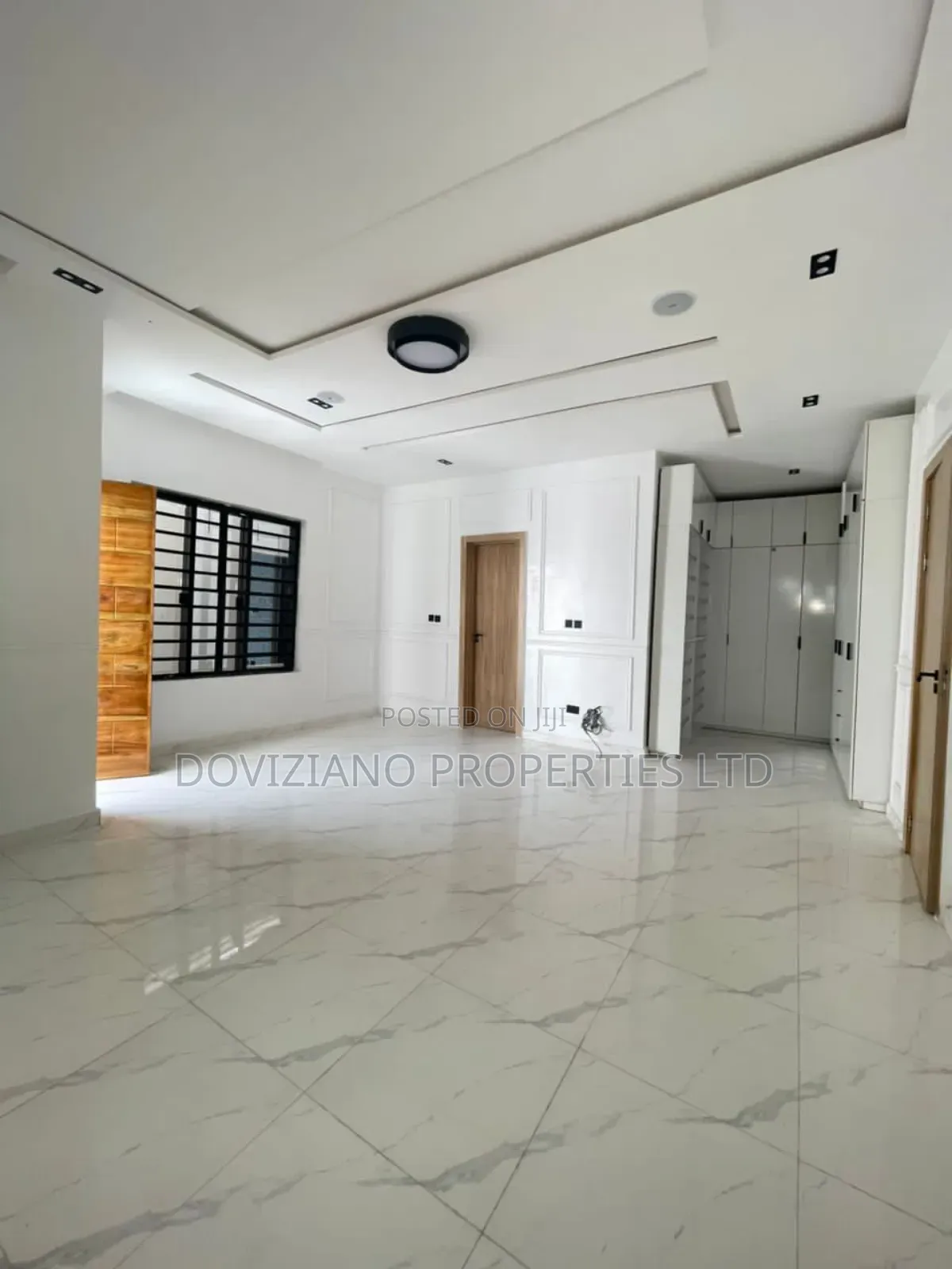 4bdrm Duplex in Chevron for sale