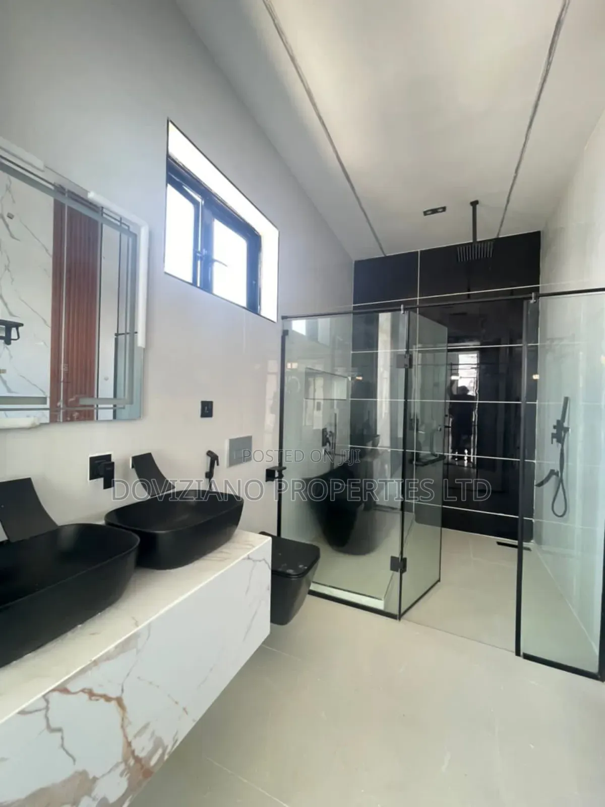 4bdrm Duplex in Chevron for sale