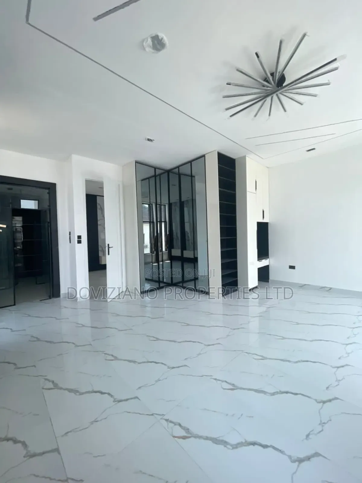 4bdrm Duplex in Chevron for sale