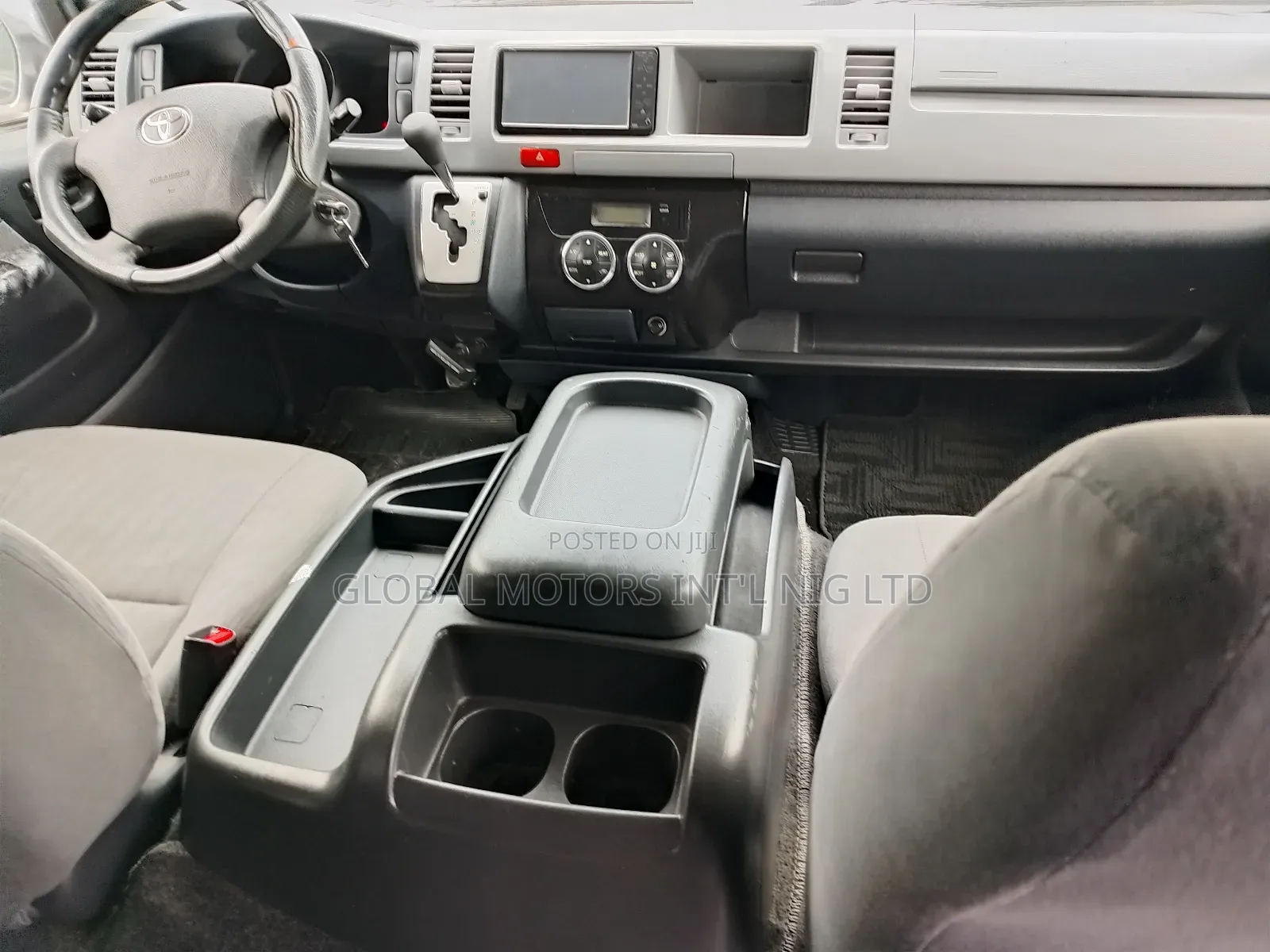 Toyota HiAce 2017 Black