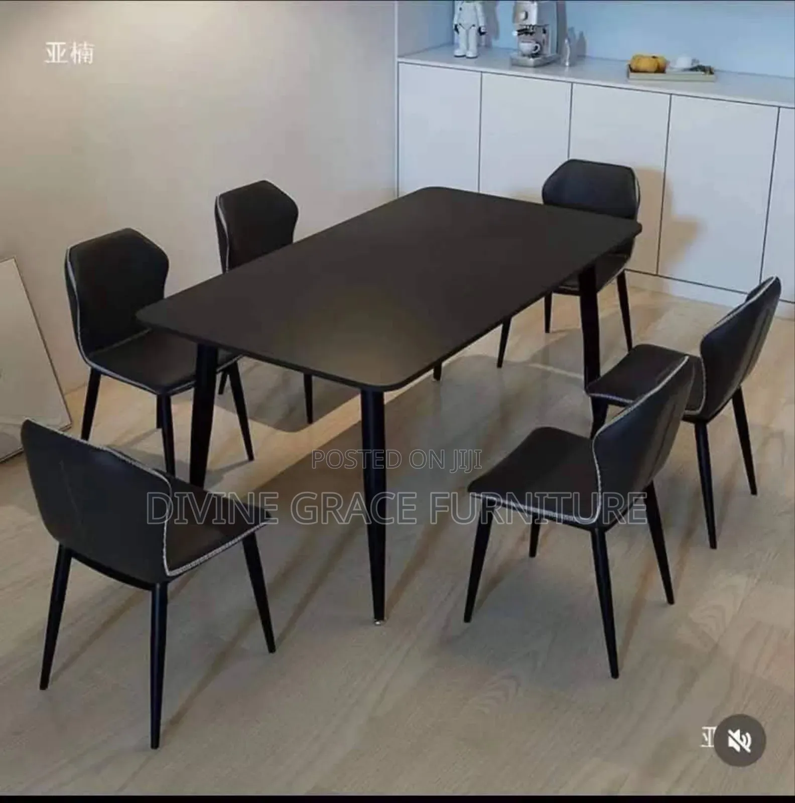 Black Dinning Det