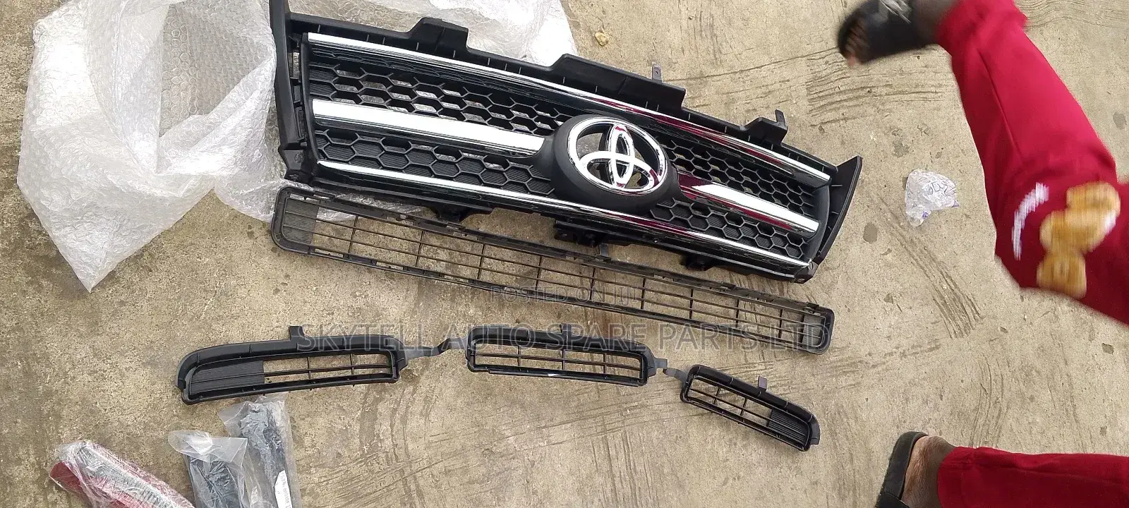 Up And Down Grill For Toyota Rav4 2010