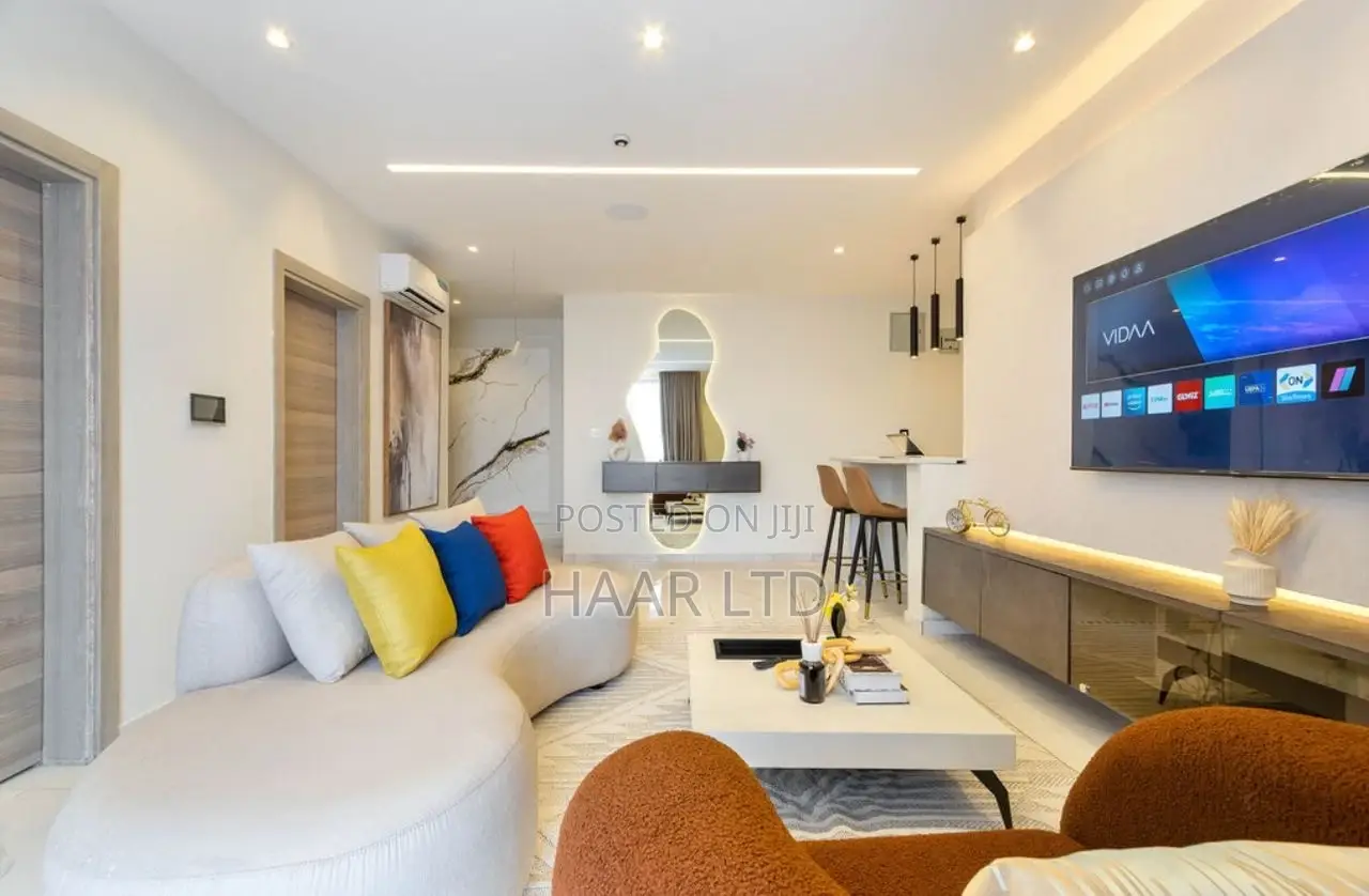Cute Luxurious 2 Bedroom Apartment