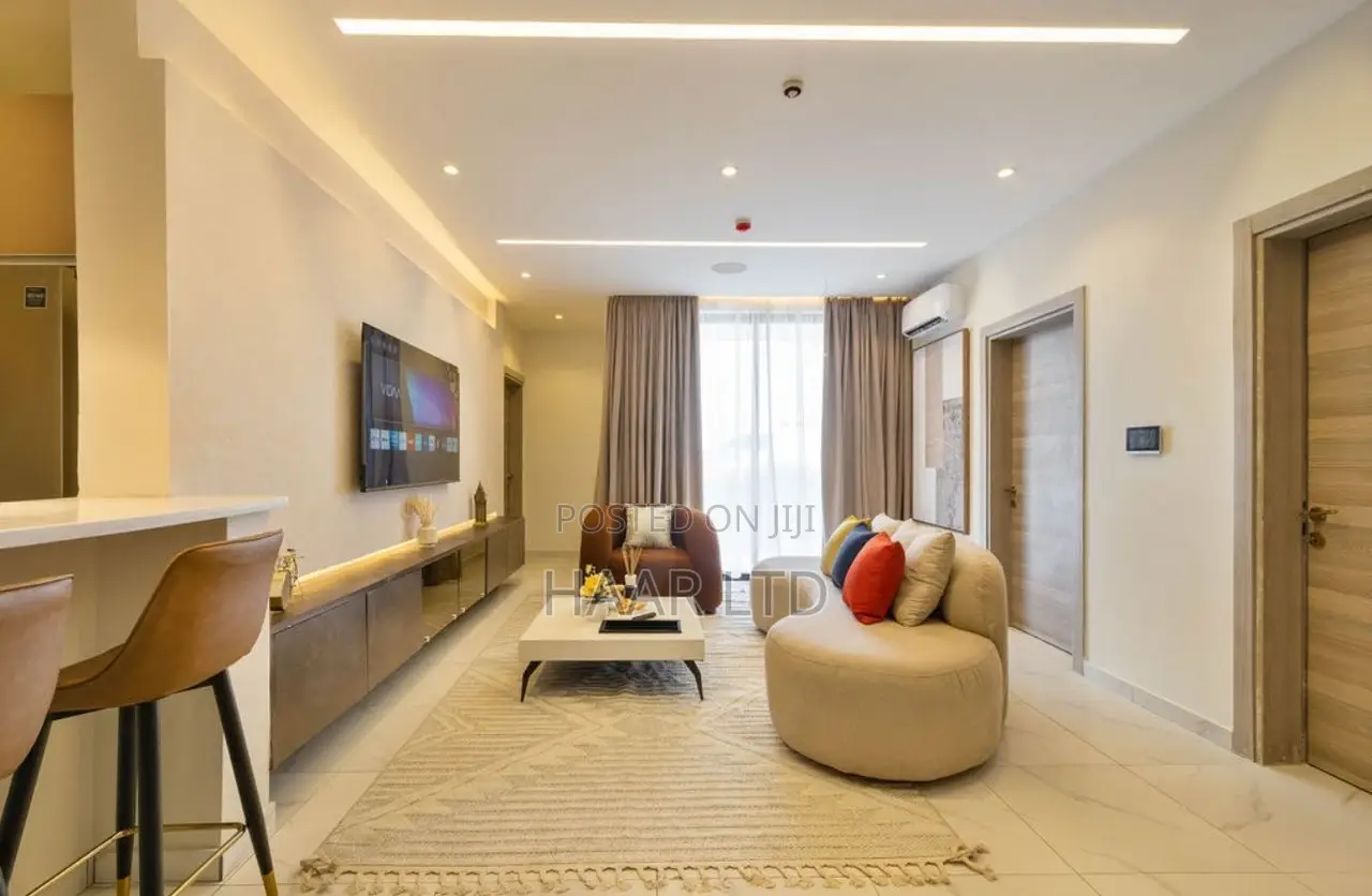 Cute Luxurious 2 Bedroom Apartment