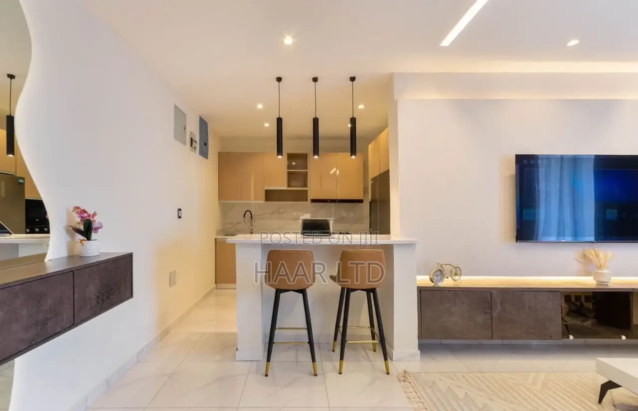 Cute Luxurious 2 Bedroom Apartment