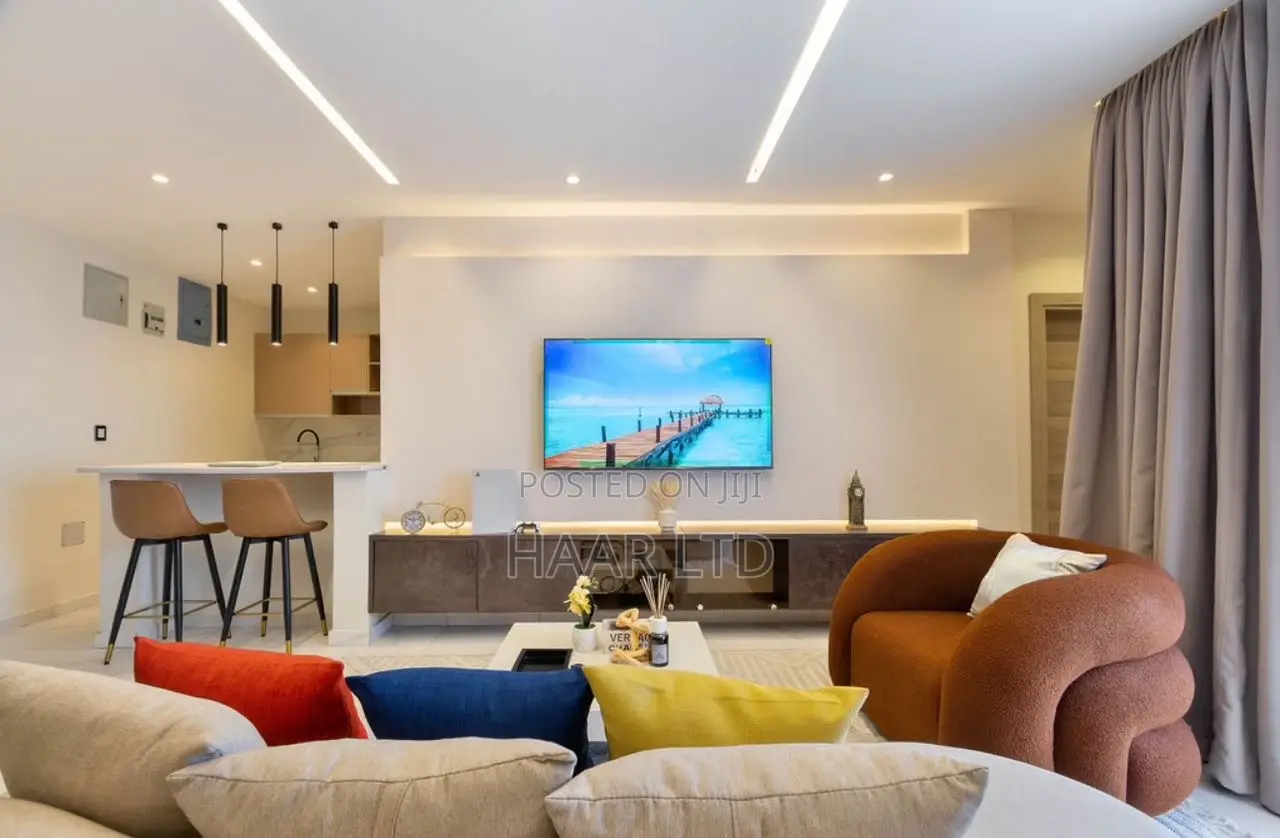 Cute Luxurious 2 Bedroom Apartment