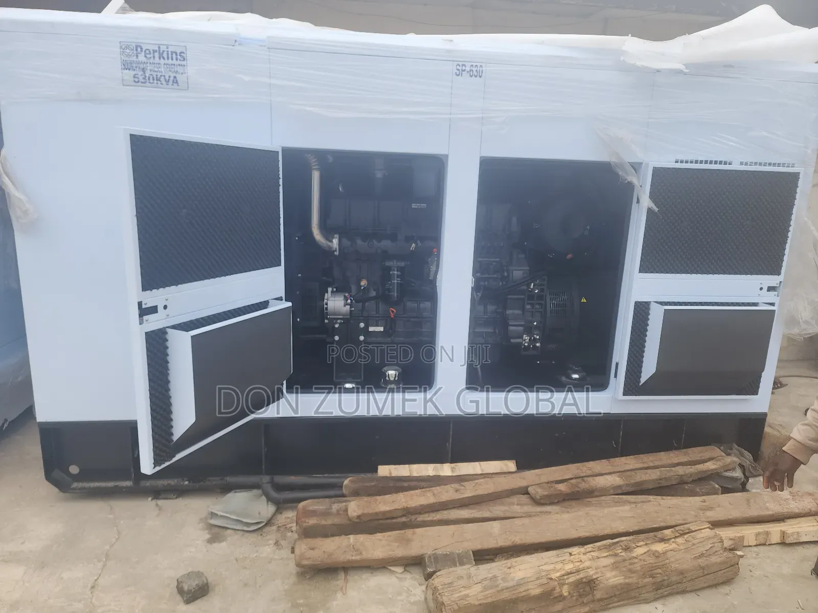 Perkins 650kva Diesel Soundproof Generator