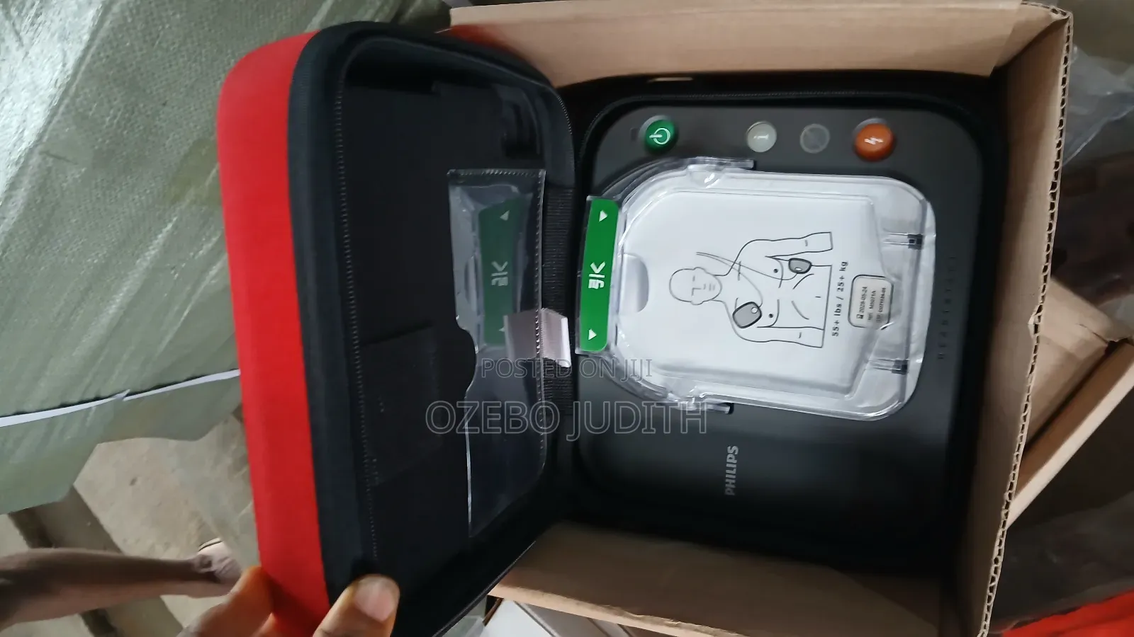Automated External Defibrillator (Zoll)