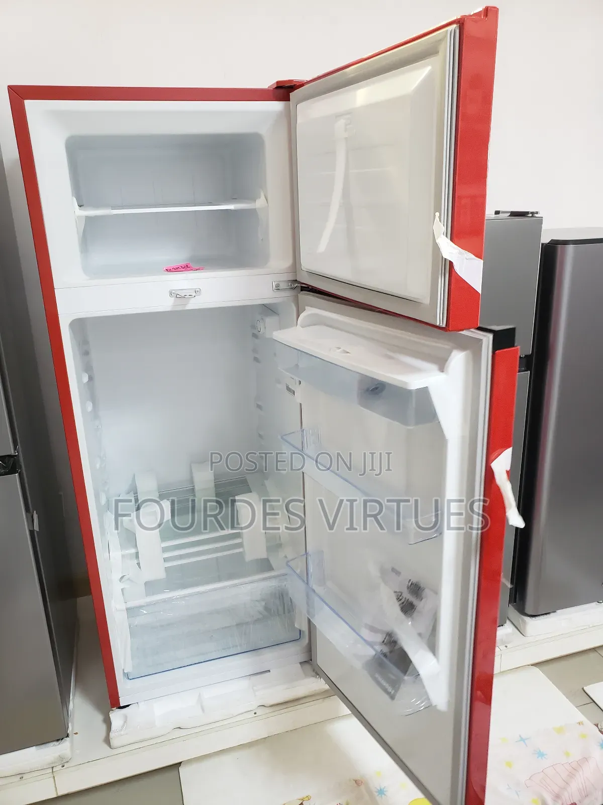 204l Hisense Top Freezer With Dispenser