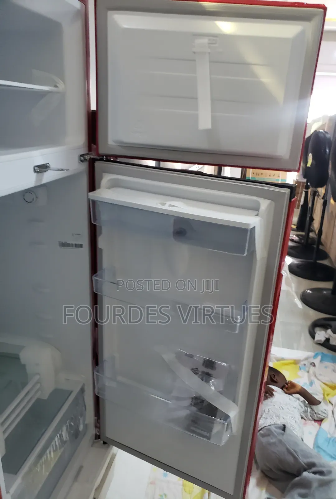 204l Hisense Top Freezer With Dispenser