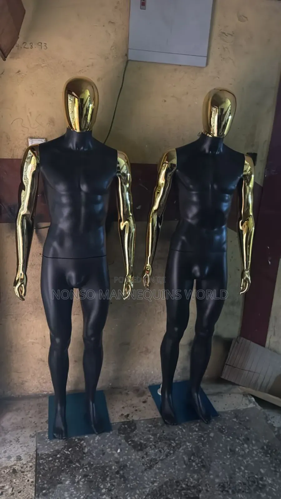 Normal Body Size Male Black And Gold Mannequin