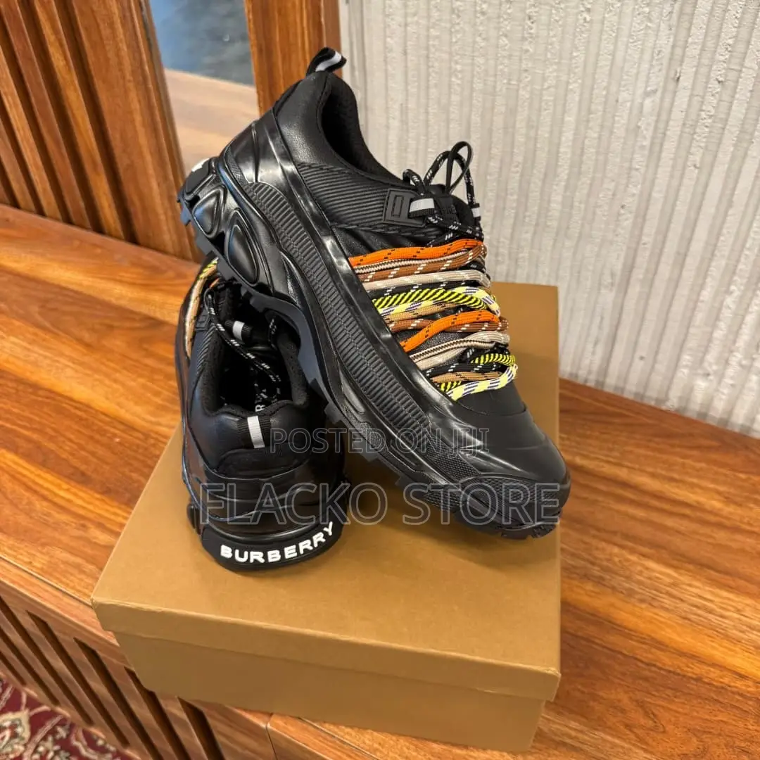 Original Burberry Arthur Casual Sneakers