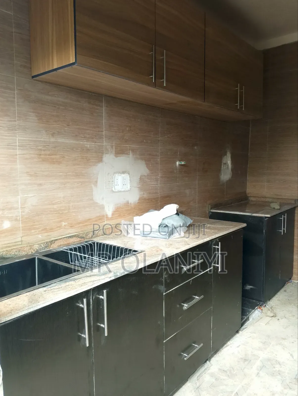 Straight Kitchen Cabinet