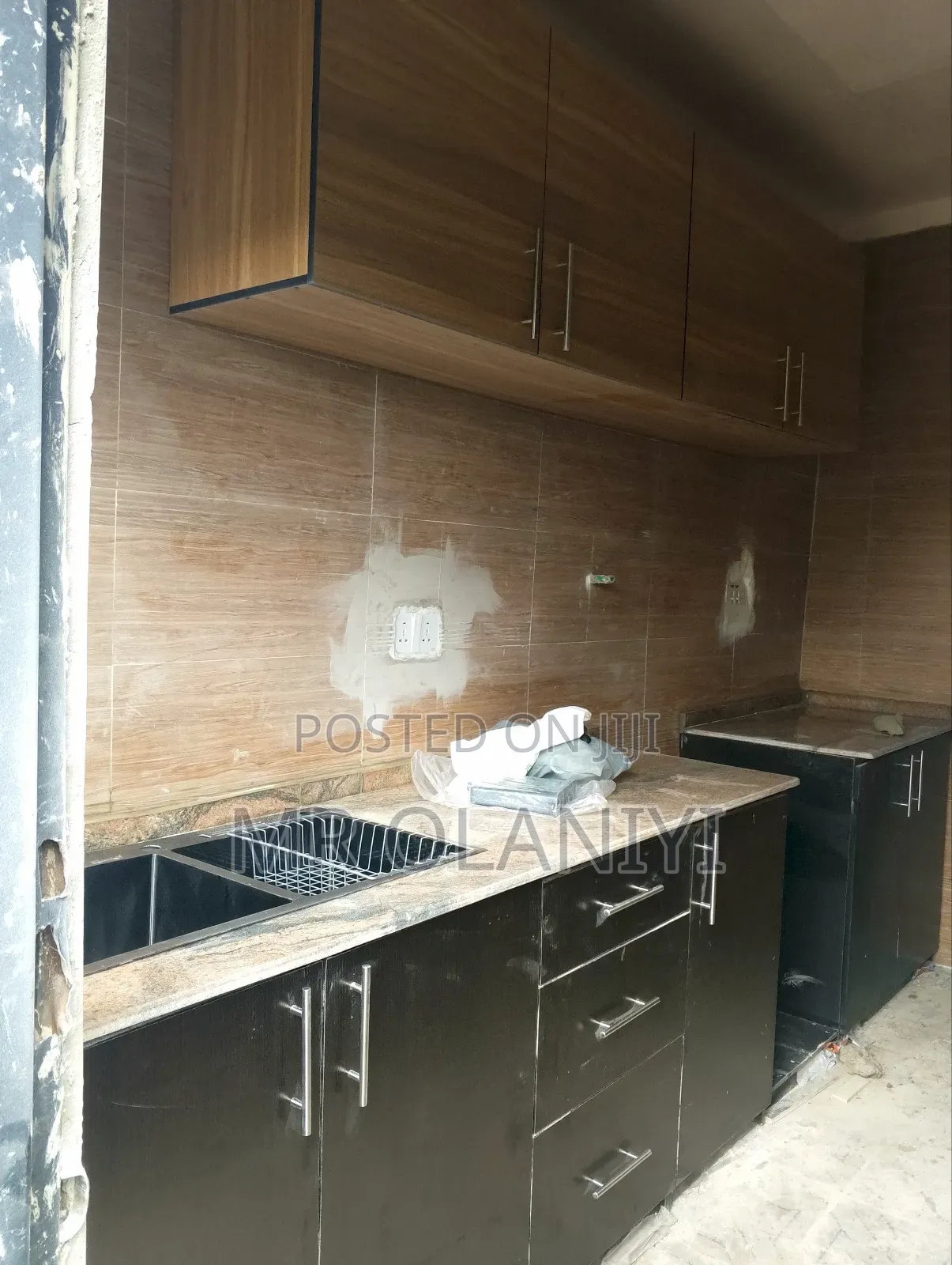 Straight Kitchen Cabinet