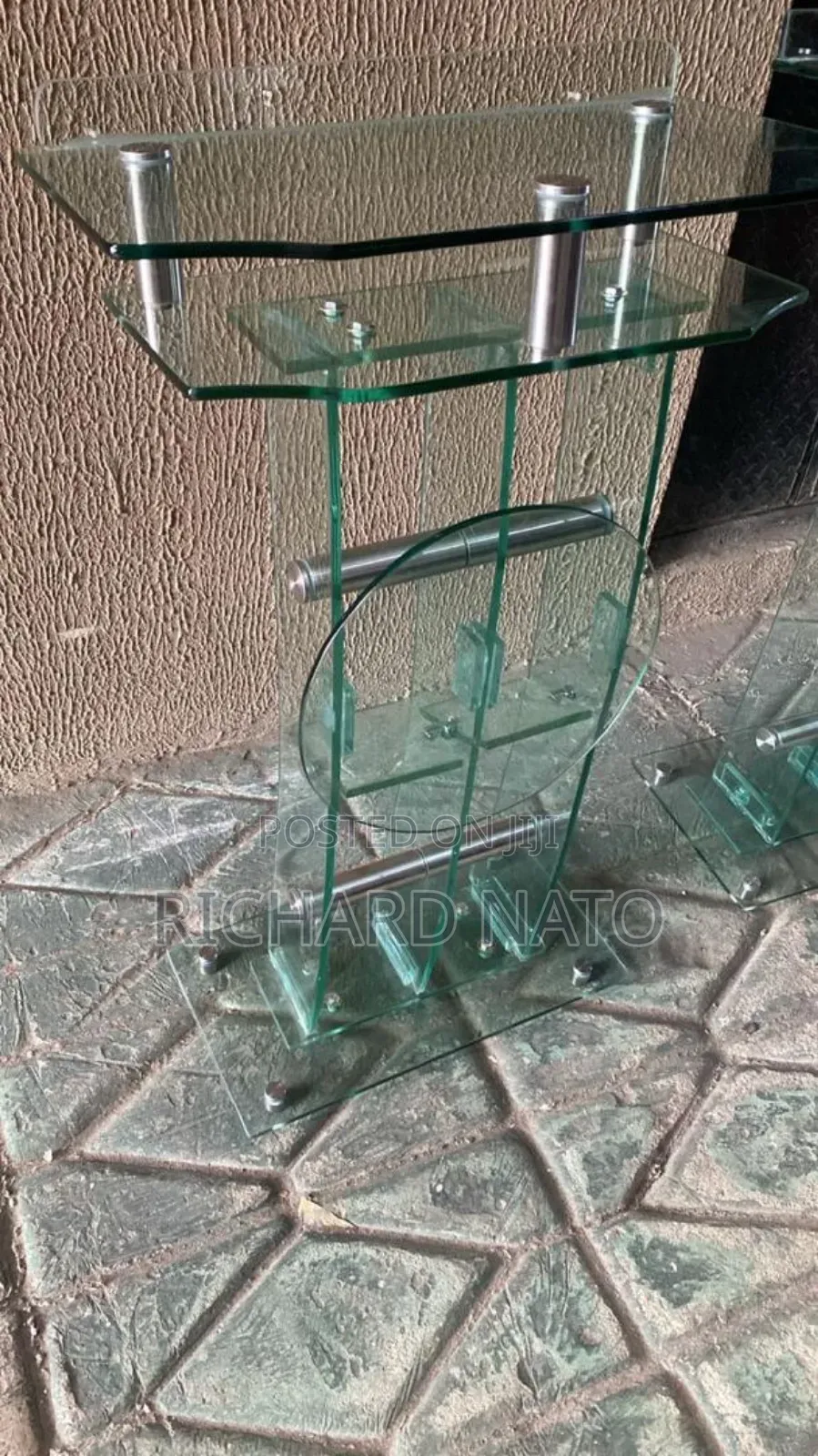 Figure of Glass Pulpit