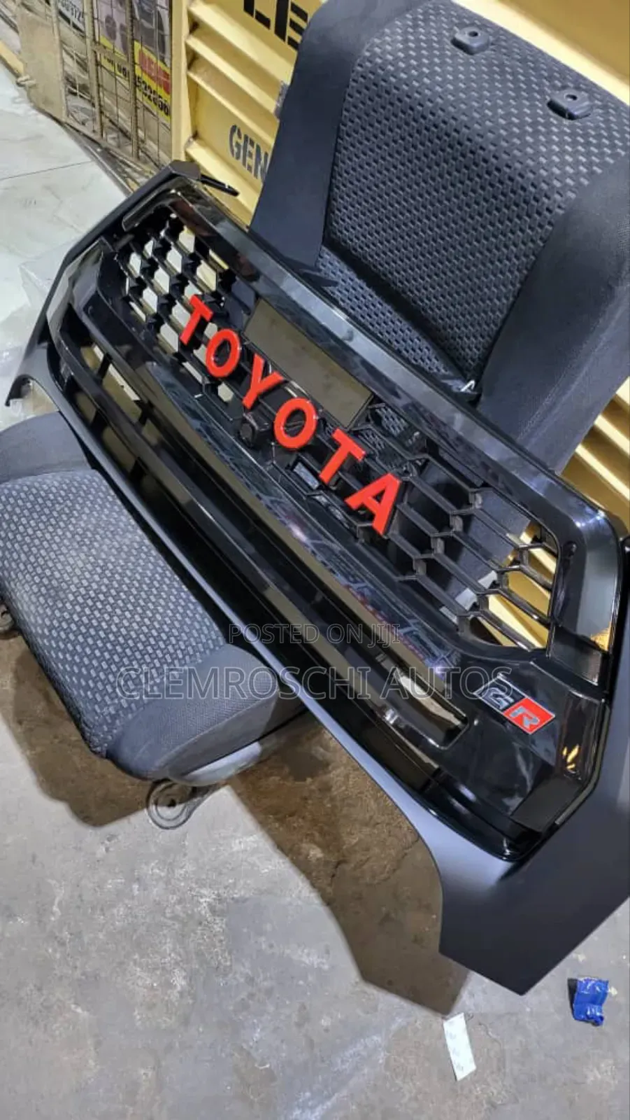 High Quality Certified Complete Brand New Front Grill Hilux Gr 2025