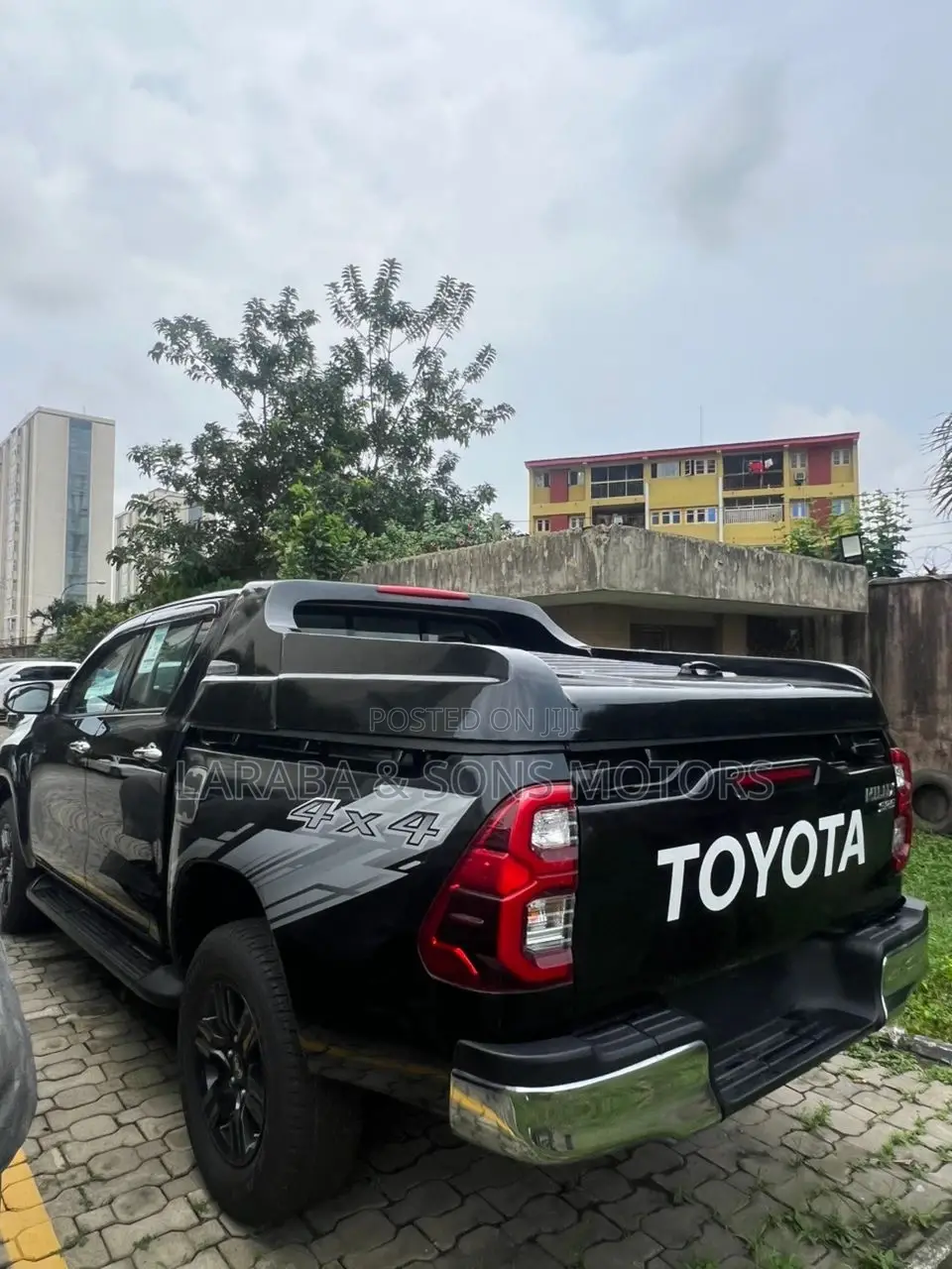 New Toyota Hilux 2024 Black