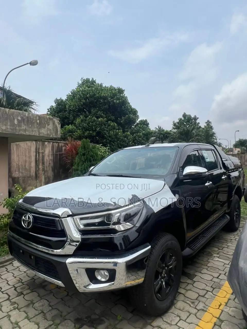 New Toyota Hilux 2024 Black