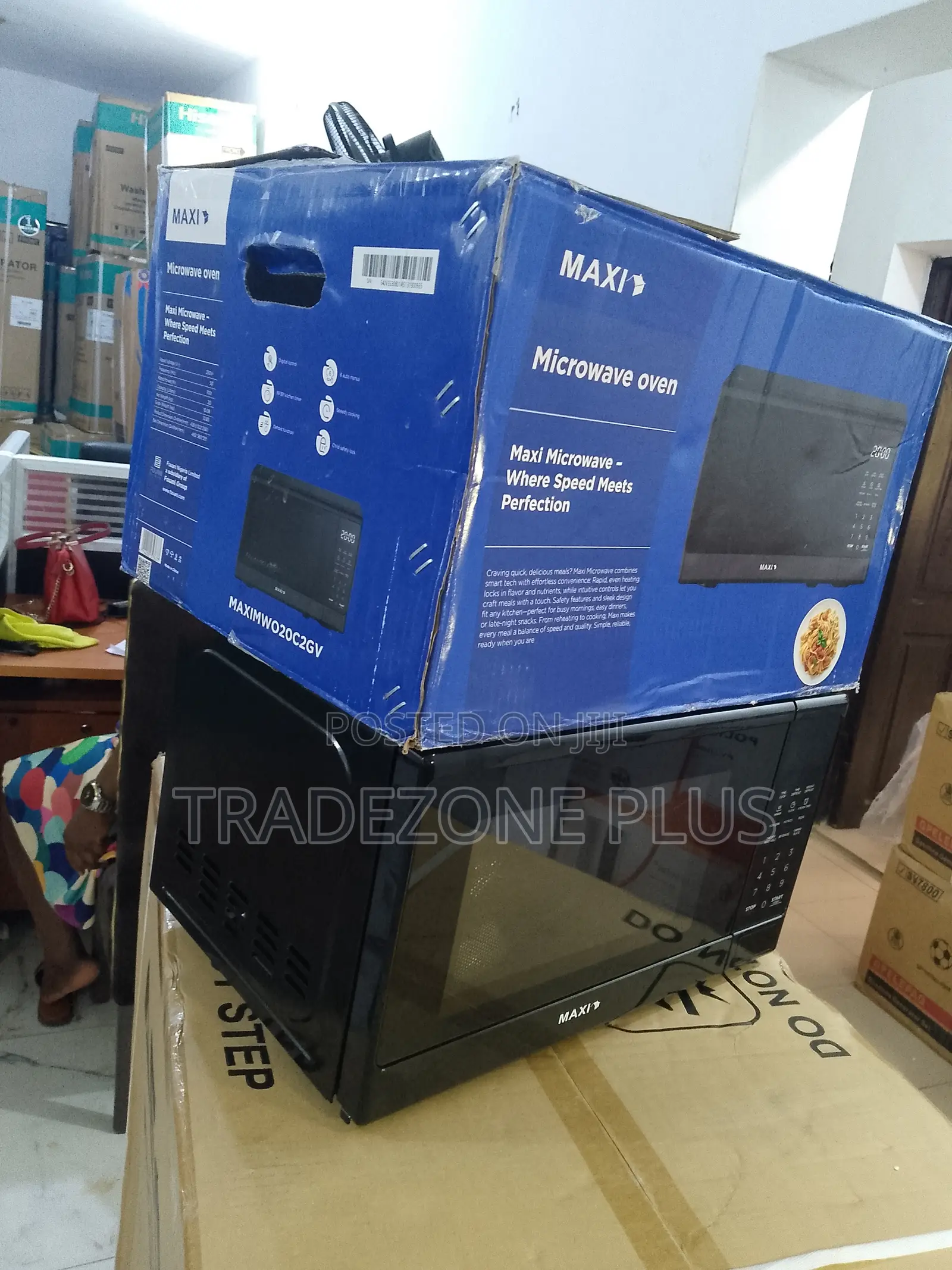 “Maxi Mw020c2gv – Your Everyday 20l Digital Microwave Solution”