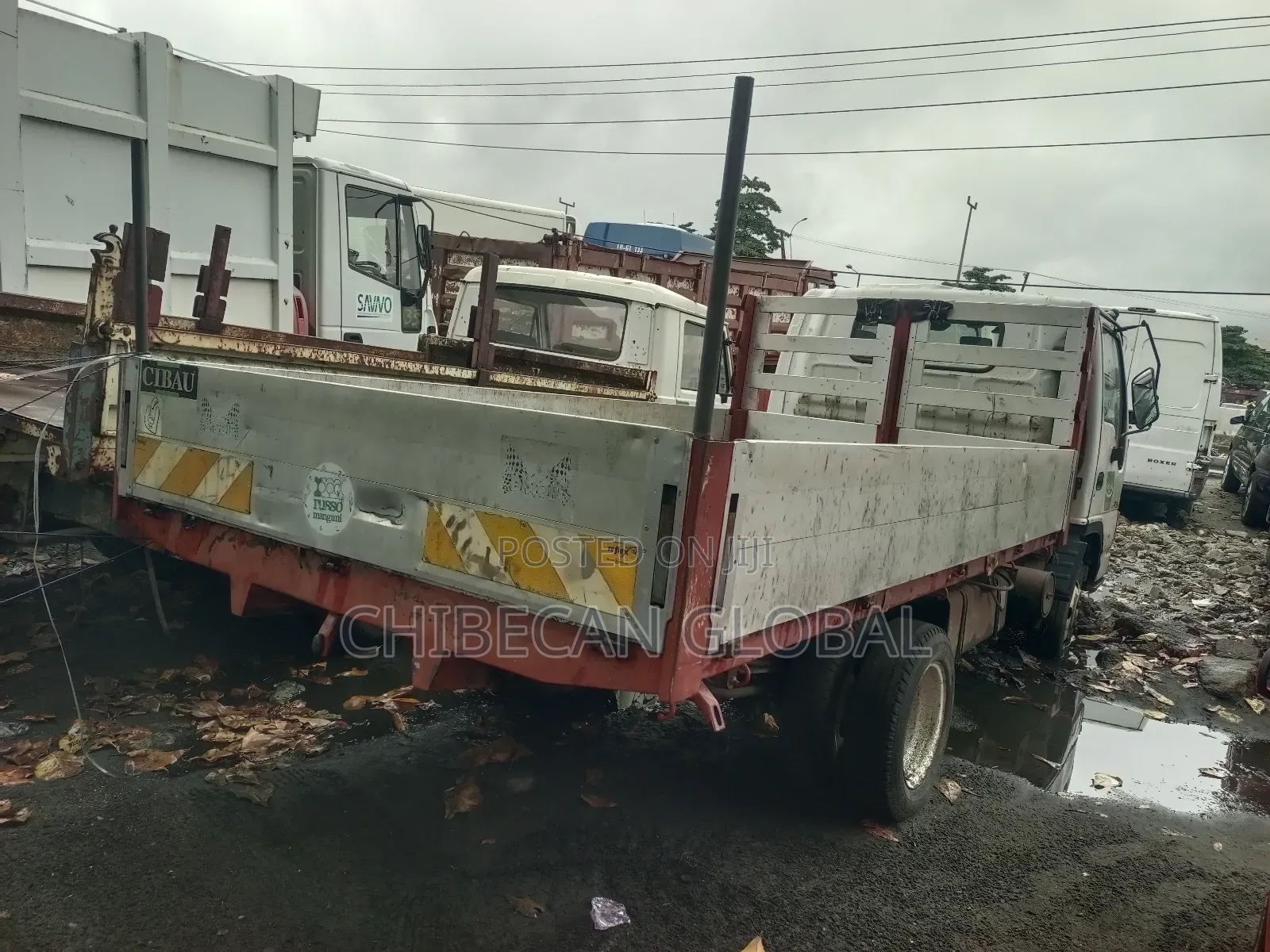 Isuzu Pickup Truck 2000 White