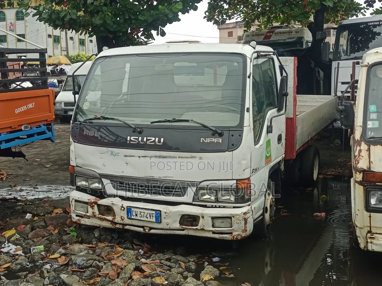 Isuzu Pickup Truck 2000 White