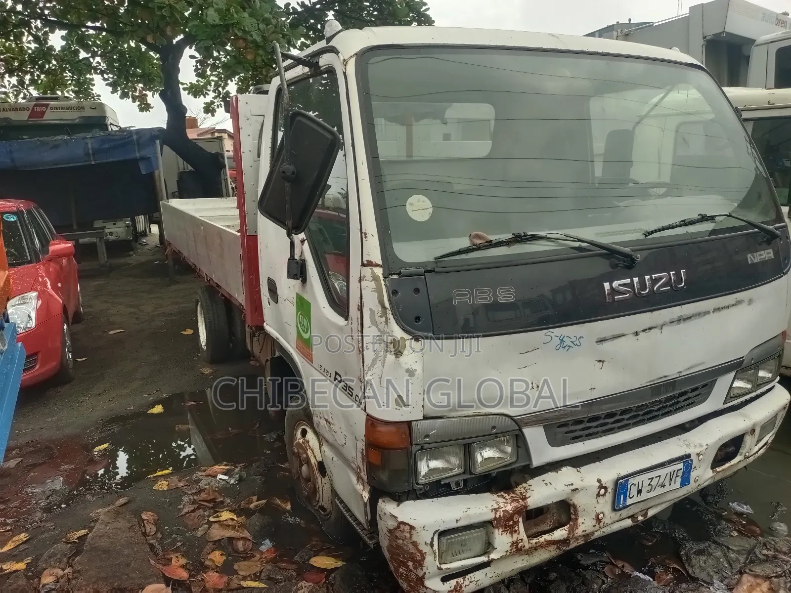 Isuzu Pickup Truck 2000 White