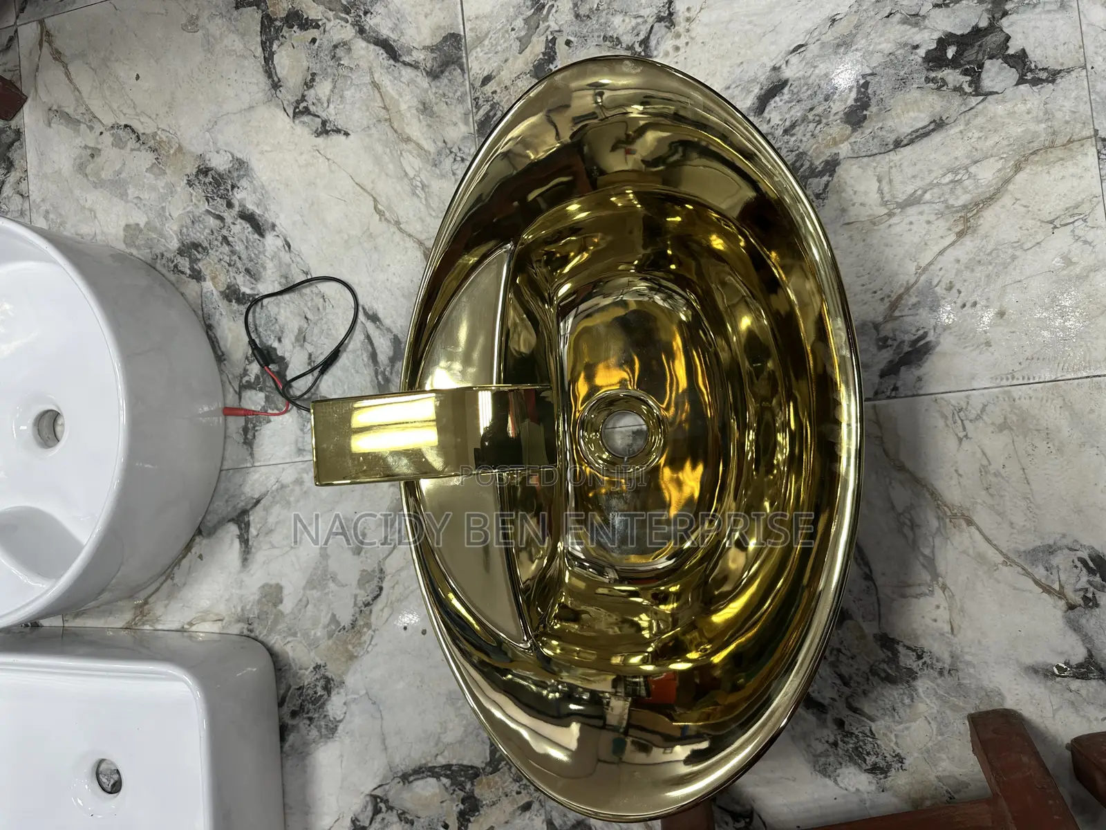 Gold Basin With Gold Sensor Tap