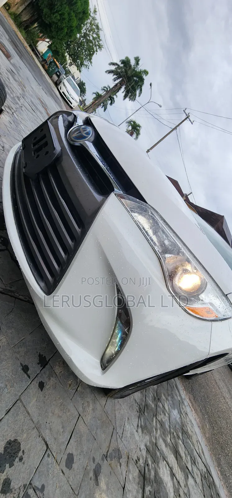 Toyota Camry XLE 4dr Sedan (2.5L 4cyl 6A) 2016 Pearl