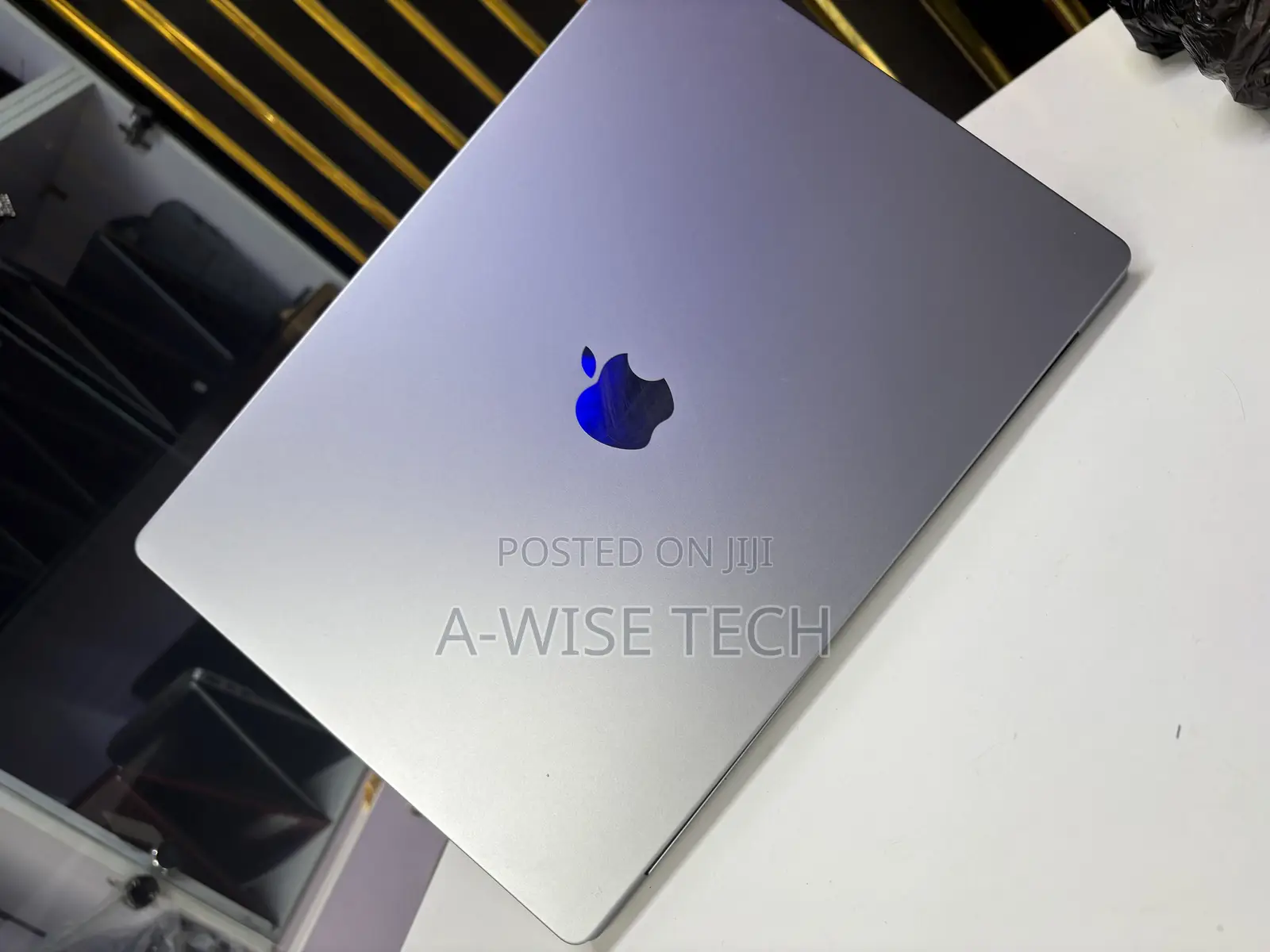 Laptop Apple MacBook Pro 2021 M1 16GB Apple M1 Pro SSD 1T