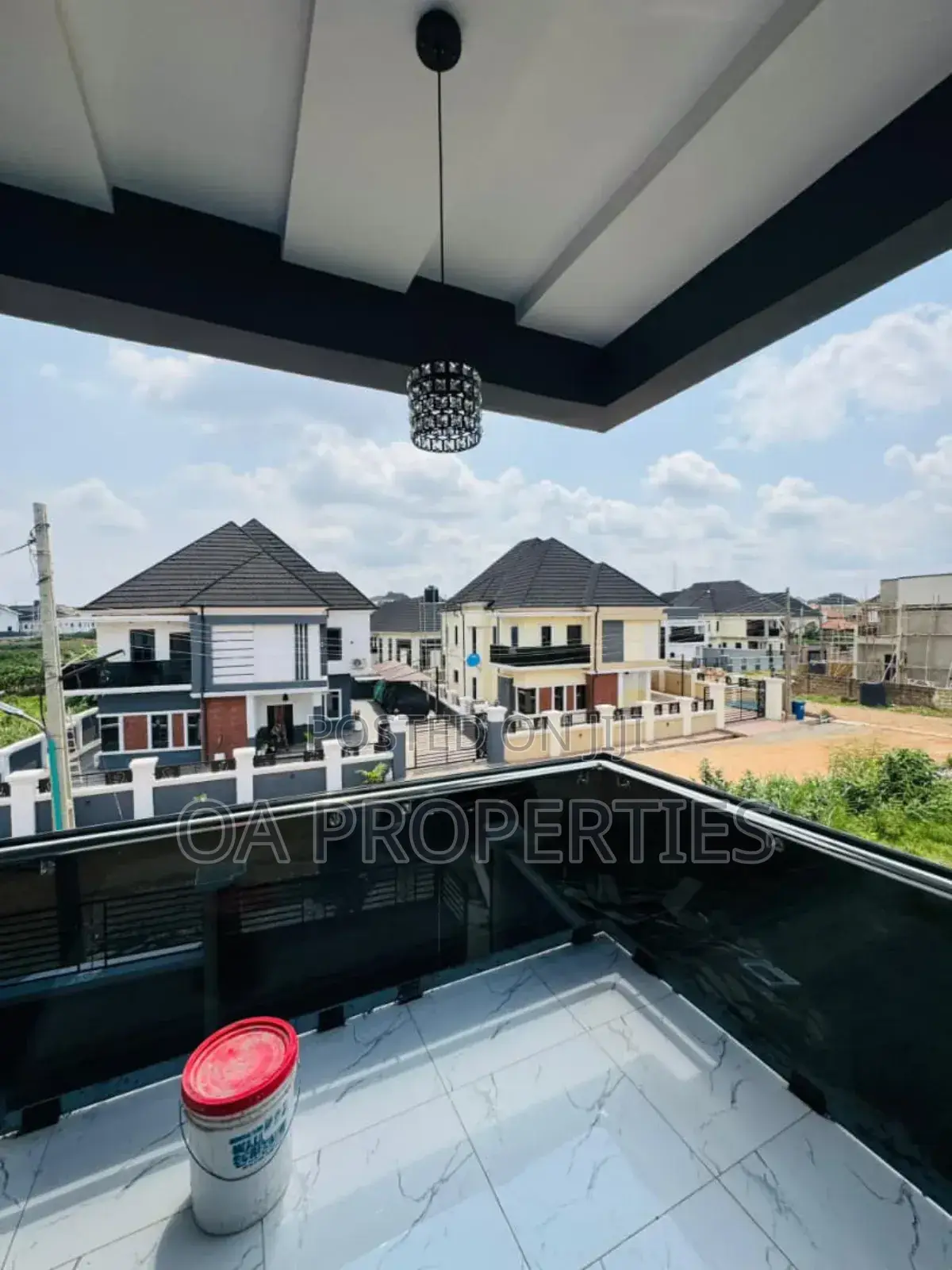 2bdrm Duplex in Carlton Gate Estate for sale