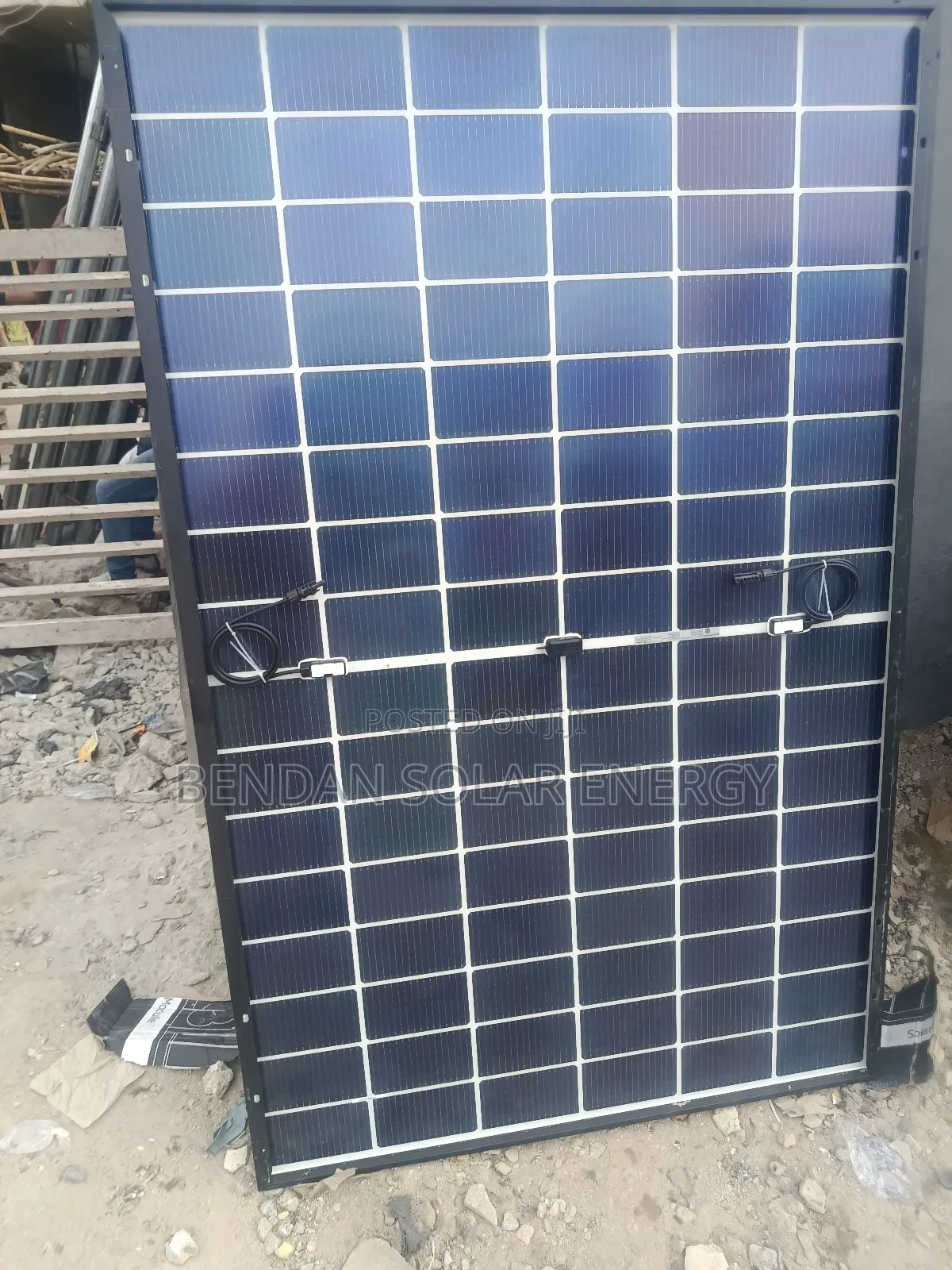 Longi 450w All-Black Solar Panel – High Efficiency Stylish Design