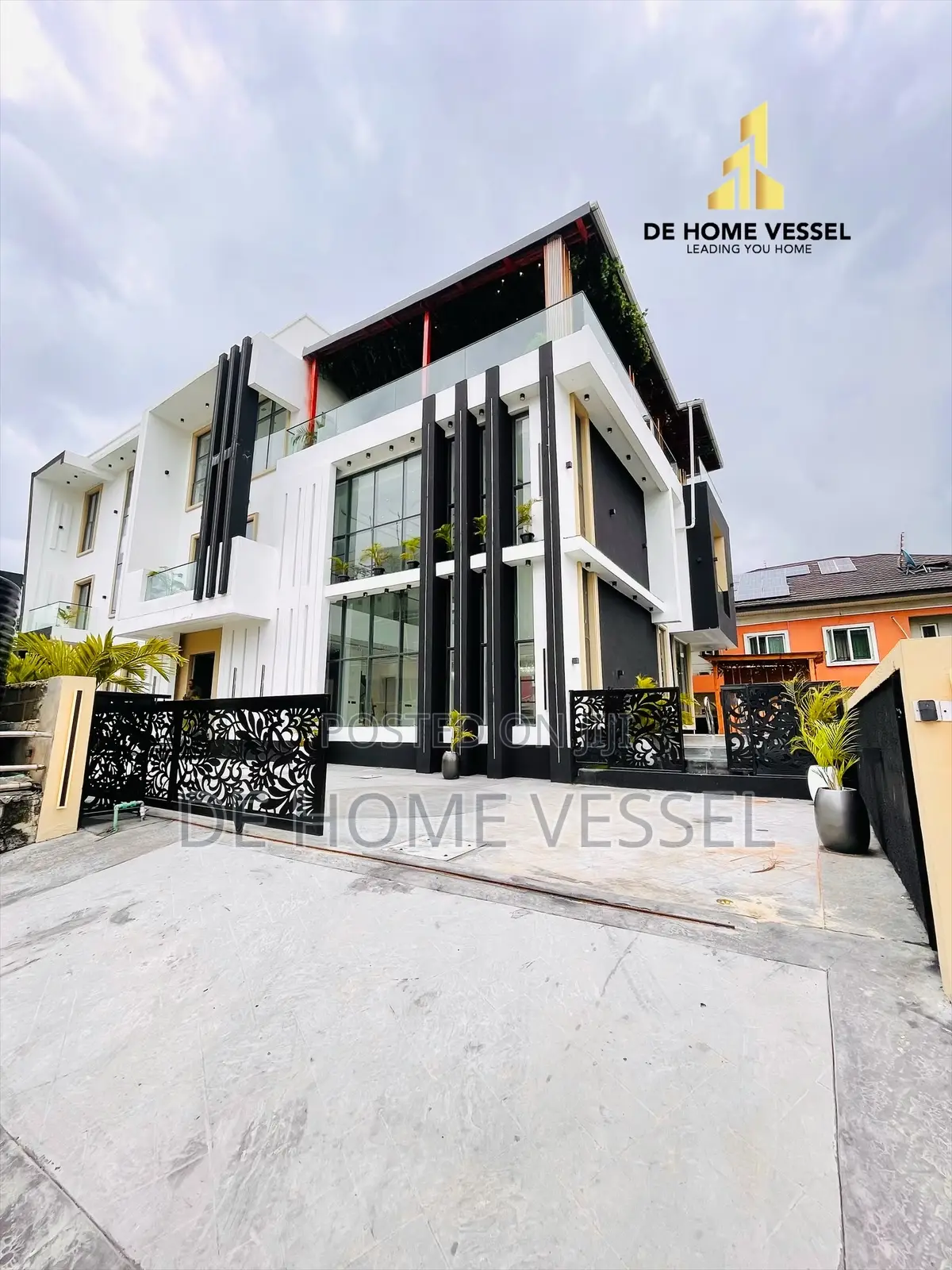 6bdrm Duplex in Ikate for sale
