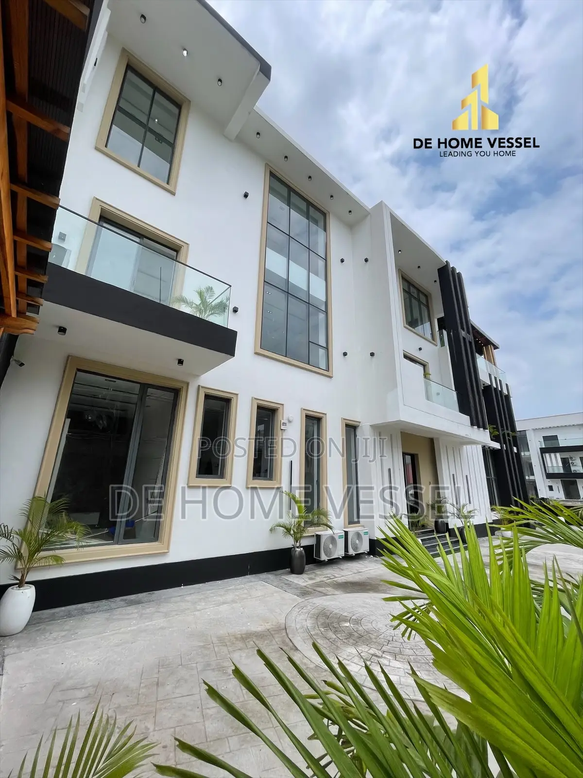 6bdrm Duplex in Ikate for sale