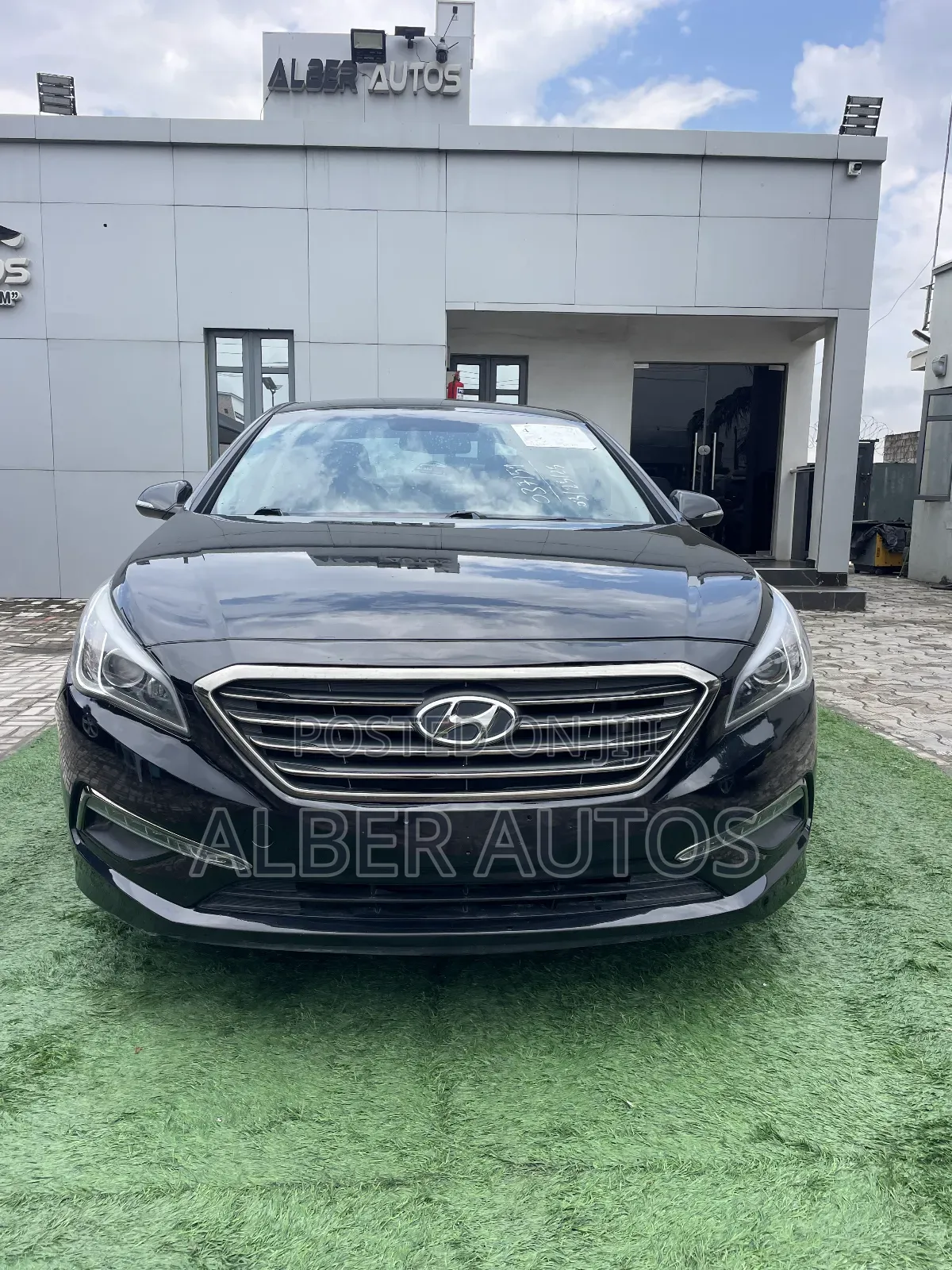 Hyundai Sonata Limited w/Brown Leather 4dr Sedan (2.4L 4cyl 6A) 2015
