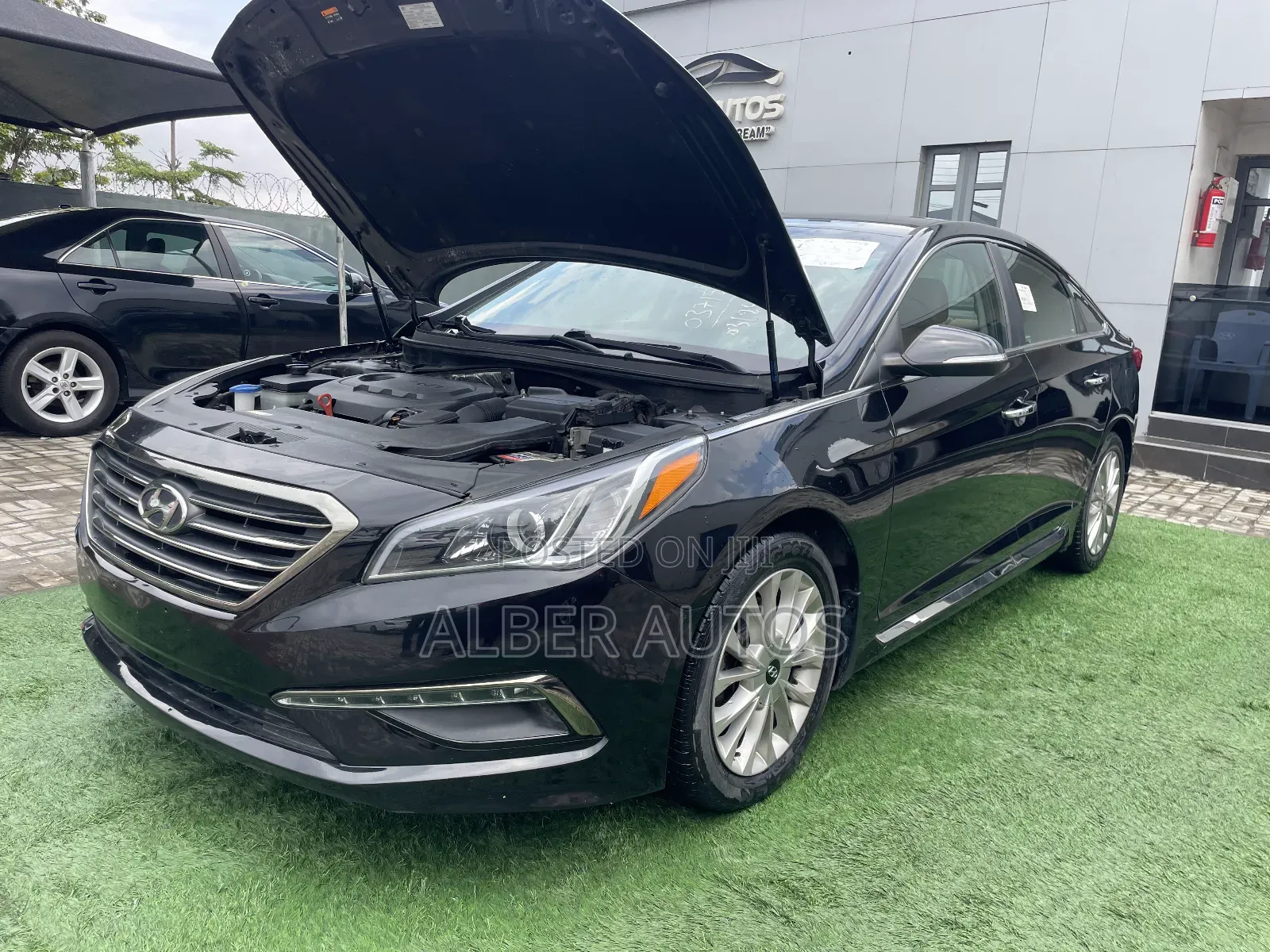 Hyundai Sonata Limited w/Brown Leather 4dr Sedan (2.4L 4cyl 6A) 2015