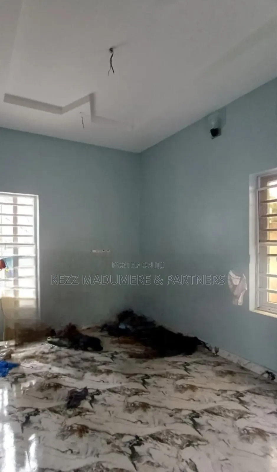 8bdrm Duplex in Farm Road 2 Estate , for sale