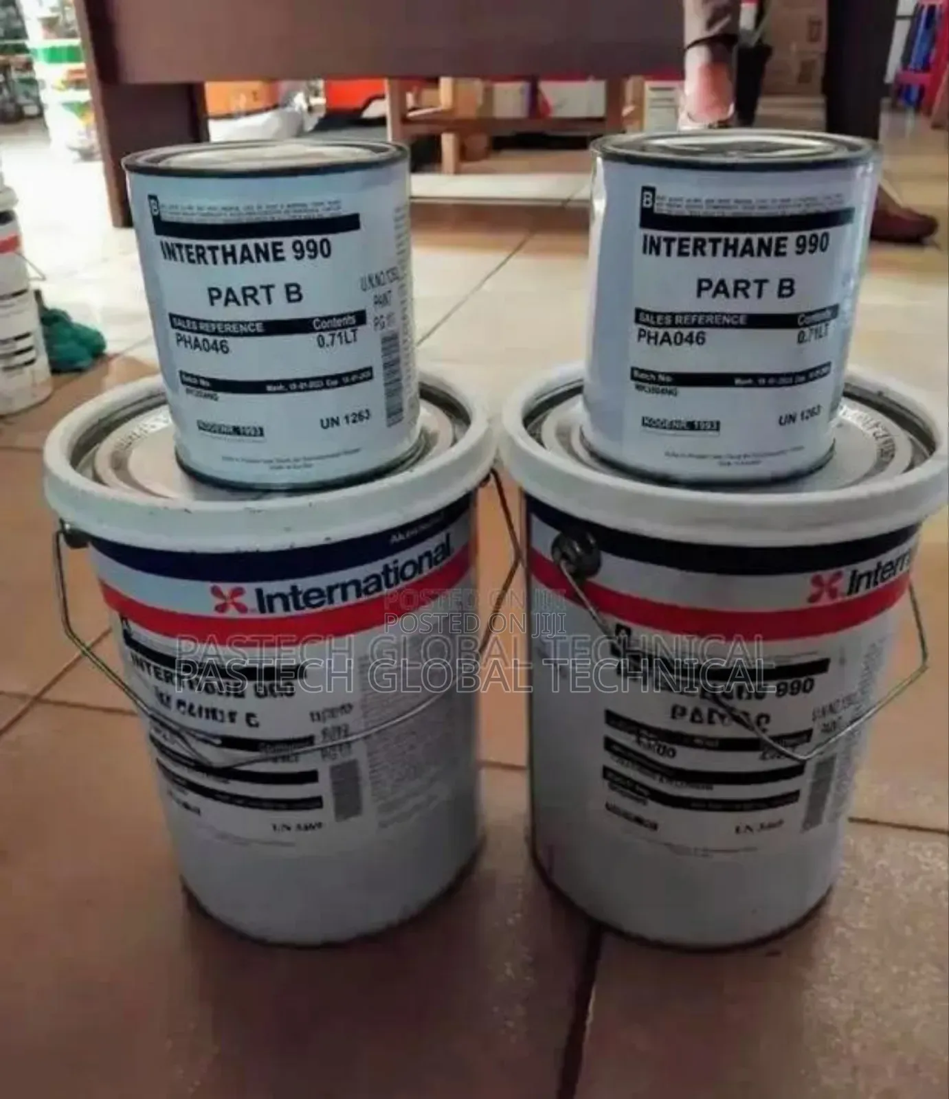 Inthatane 990 High-Build Epoxy Marine Paint
