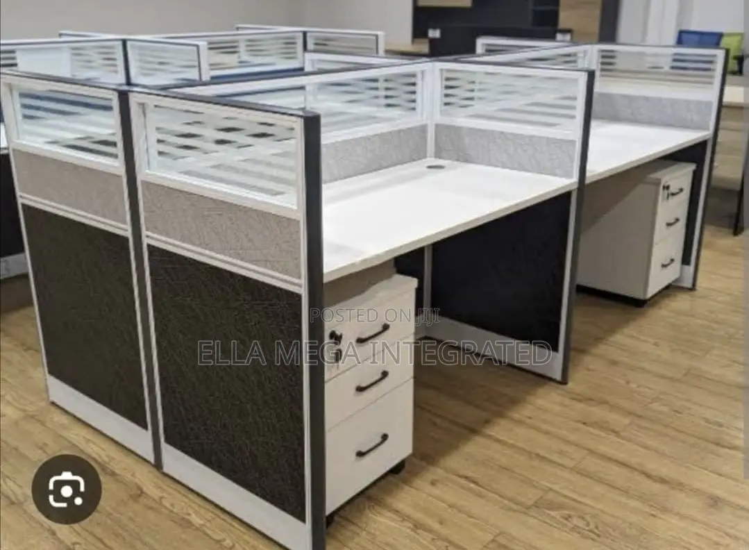 4 Seaters Working Station With 3 in 1 Central Divider Drawer