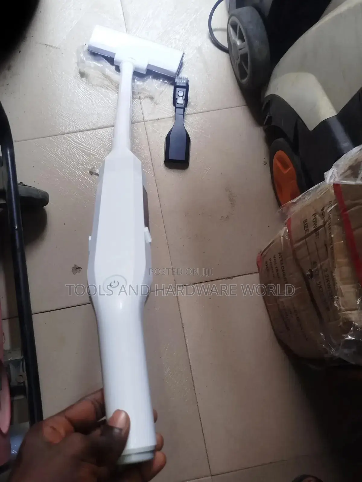 Chargeable Vacuum Cleaner