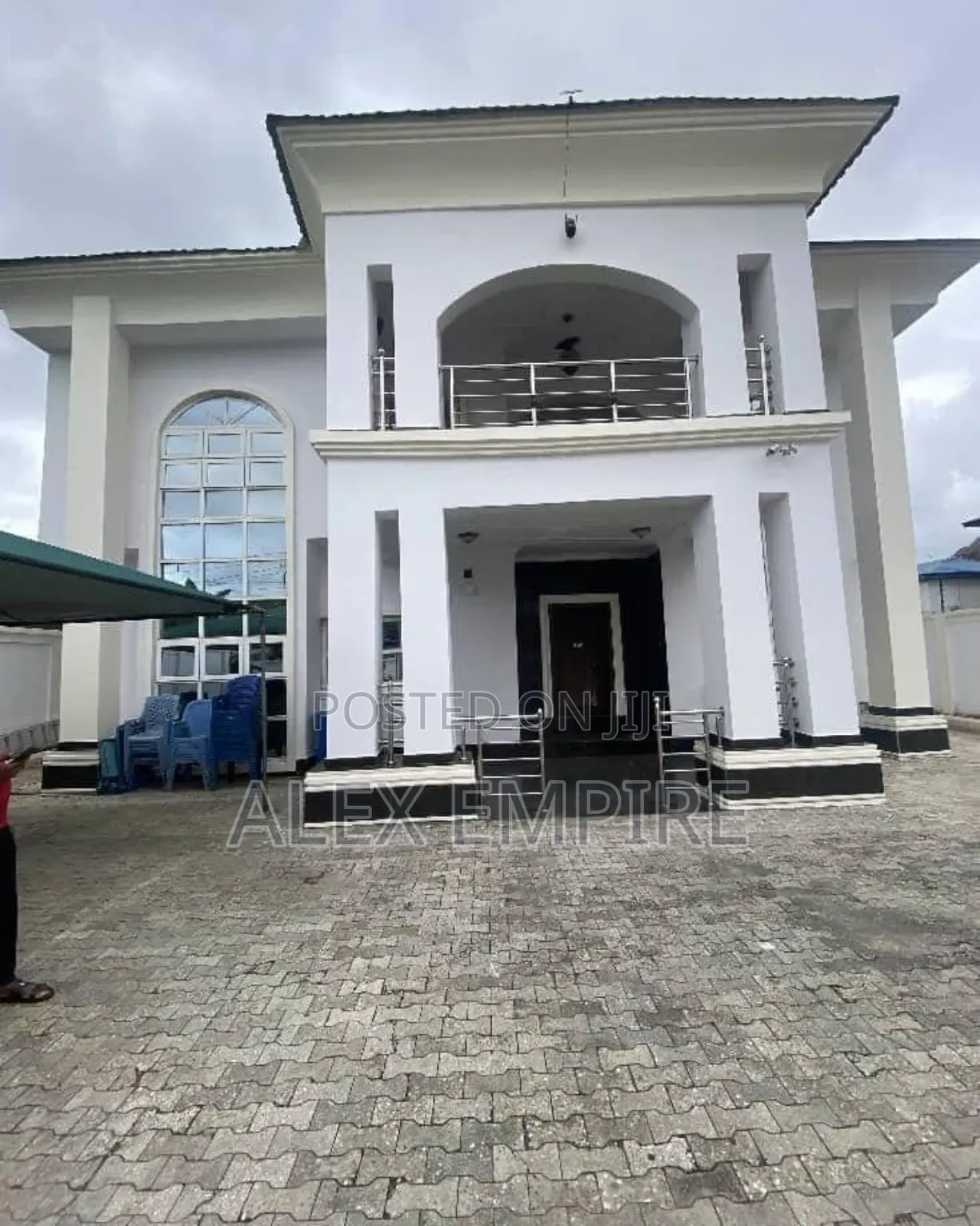 5bdrm Duplex in Amuwo-Odofin for sale