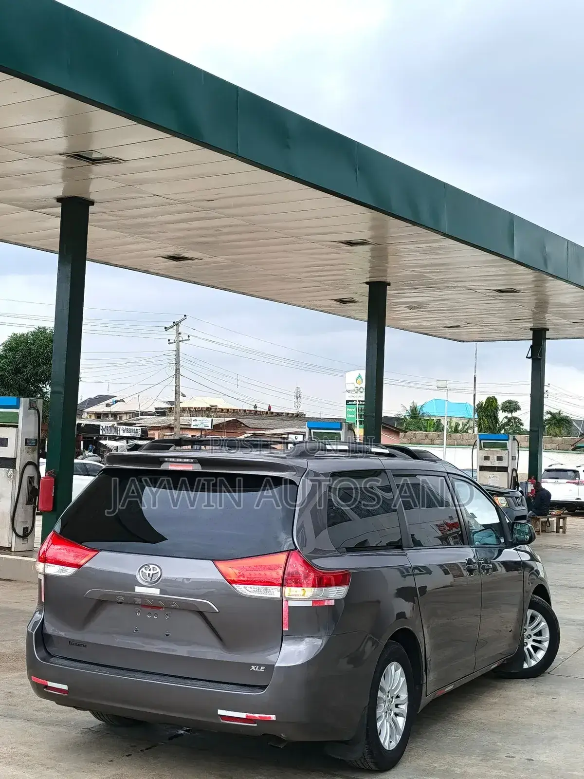 Toyota Sienna XLE 8 Passenger 2012 Gray