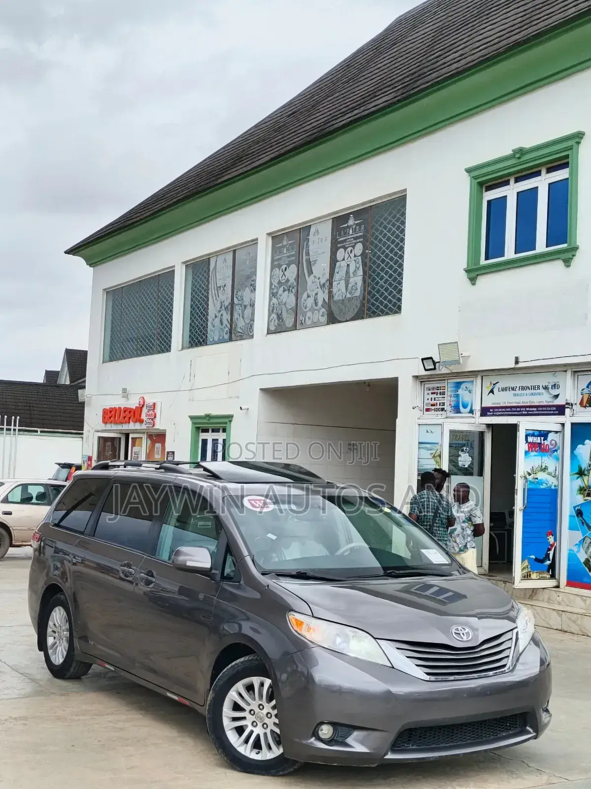 Toyota Sienna XLE 8 Passenger 2012 Gray