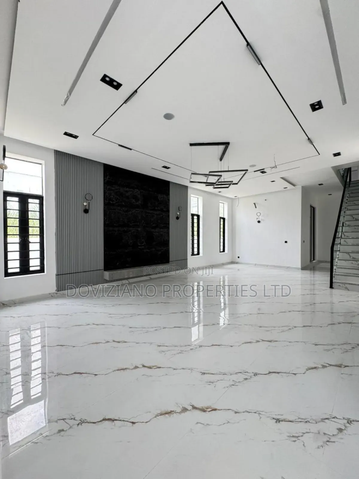 5bdrm Duplex in Lekki for sale