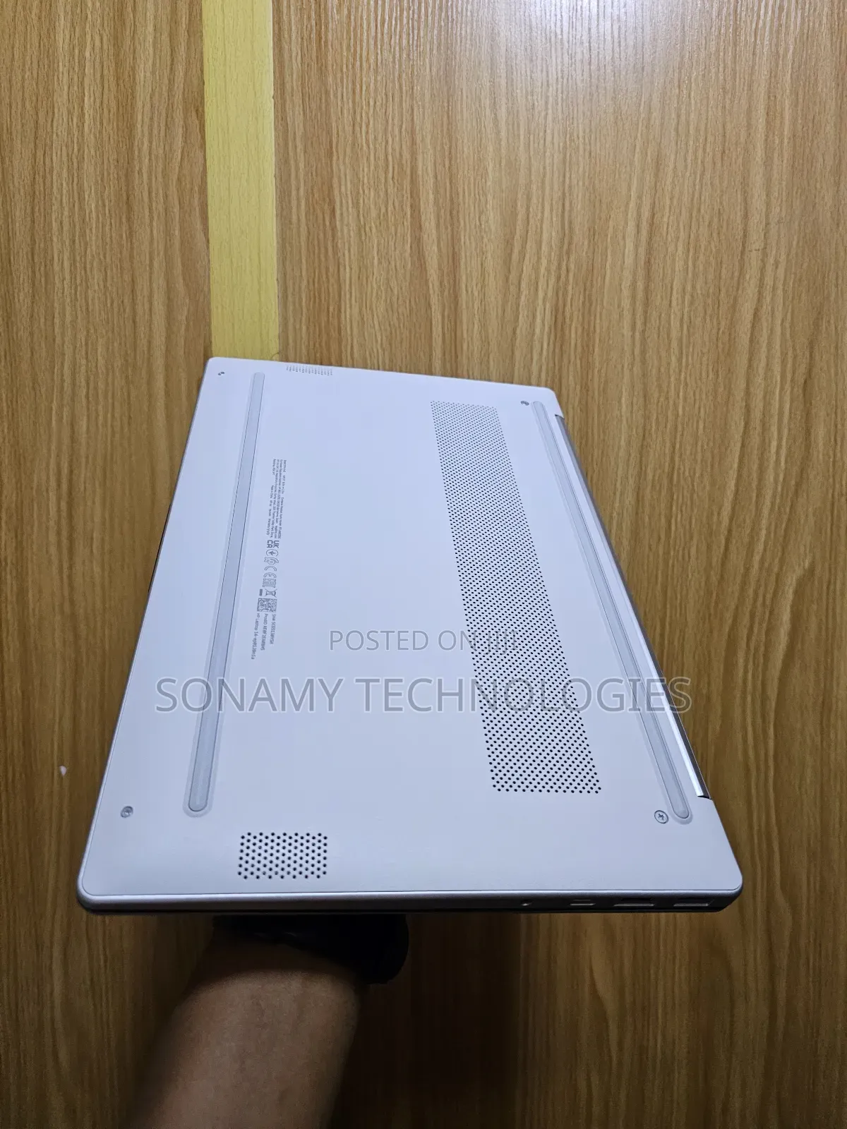 New Laptop HP 14-Dq1025cl 16GB Intel Core I7 SSD 512GB