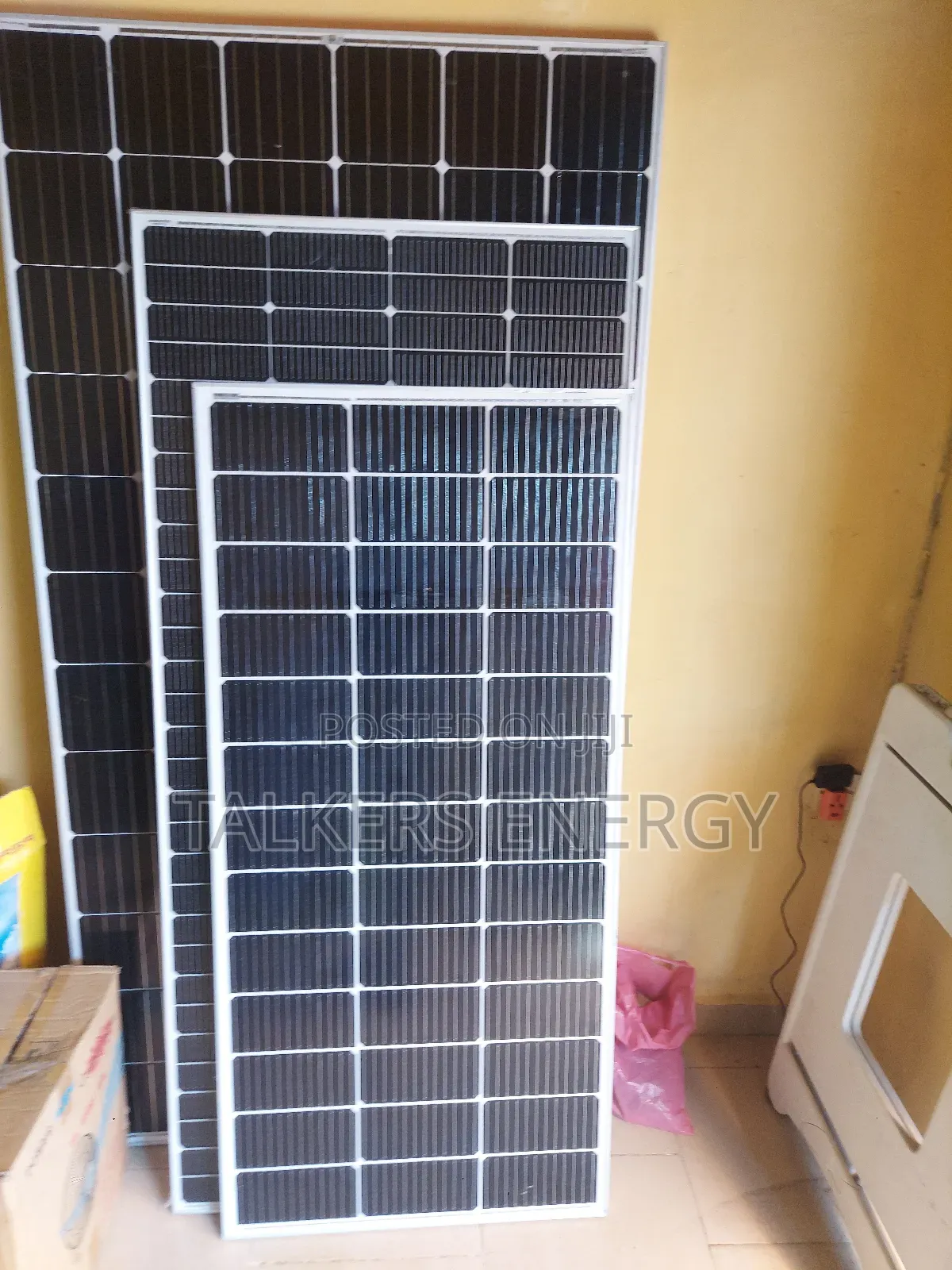Solar Panel 200w Suitable for 12v/24v Systems in Ikorodu