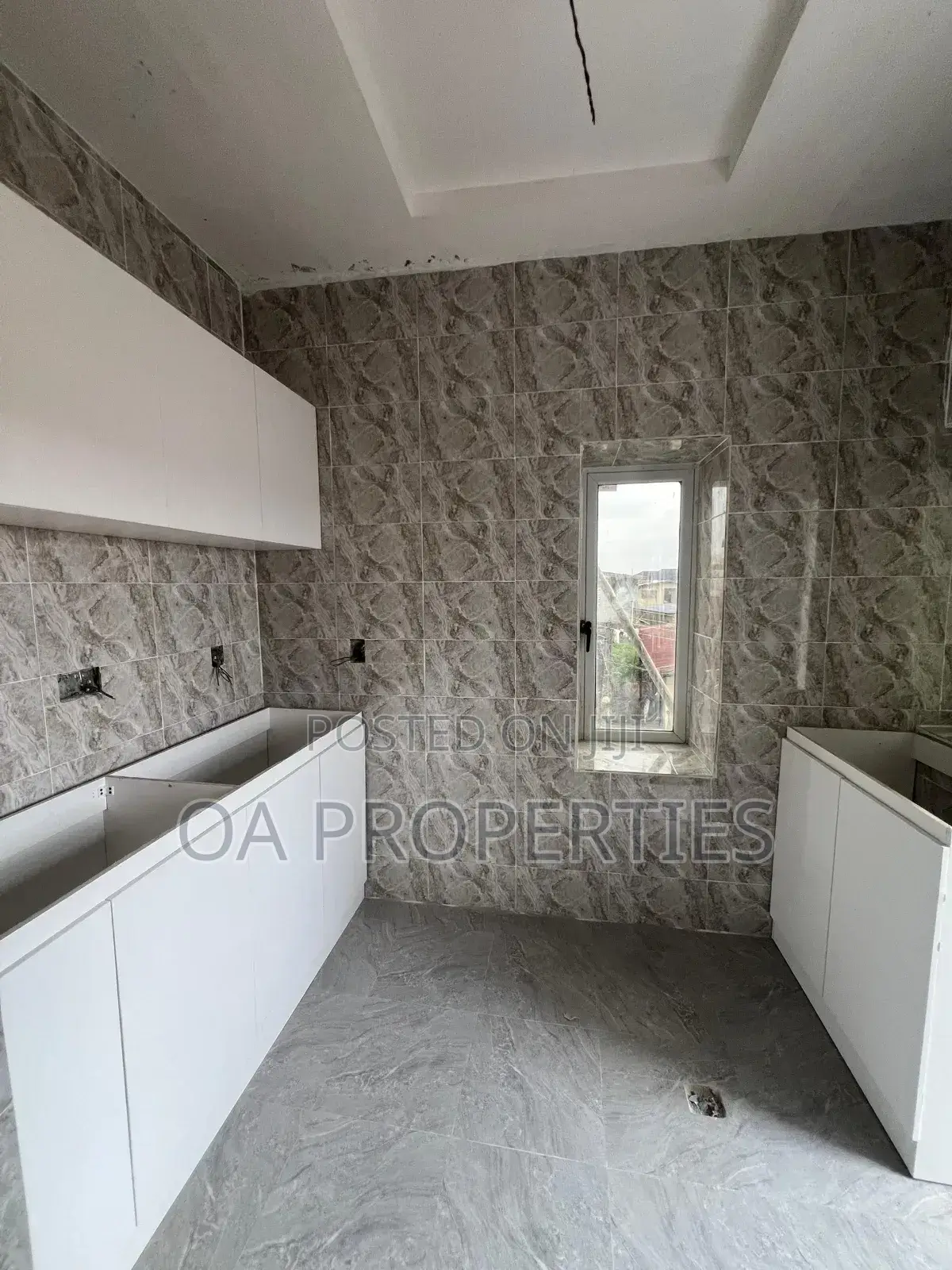 Studio Apartment in Atoyebi Courts, for sale