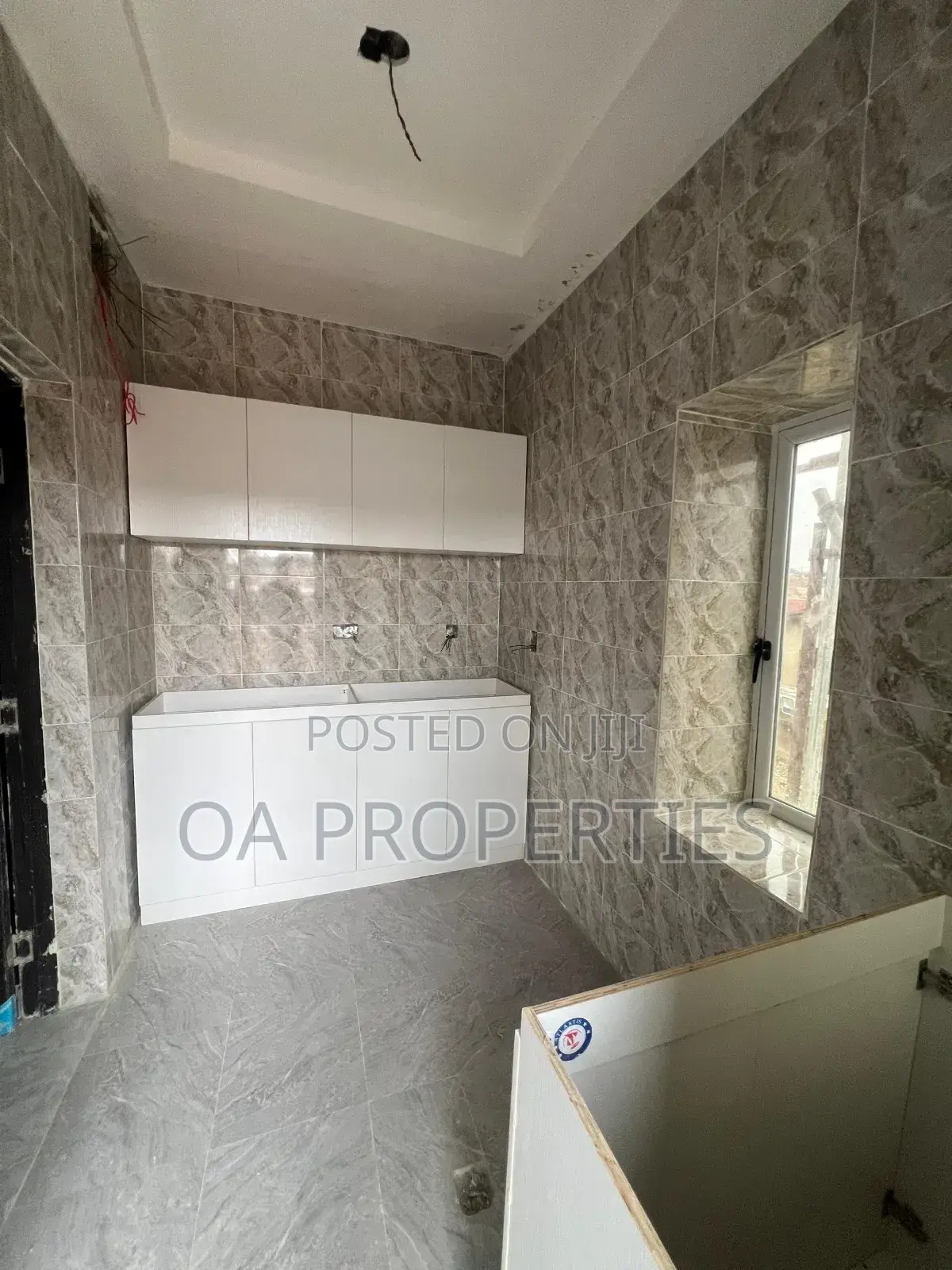 Studio Apartment in Atoyebi Courts, for sale