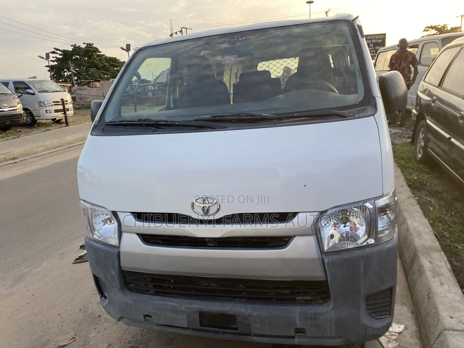 Toyota HiAce 2015 White