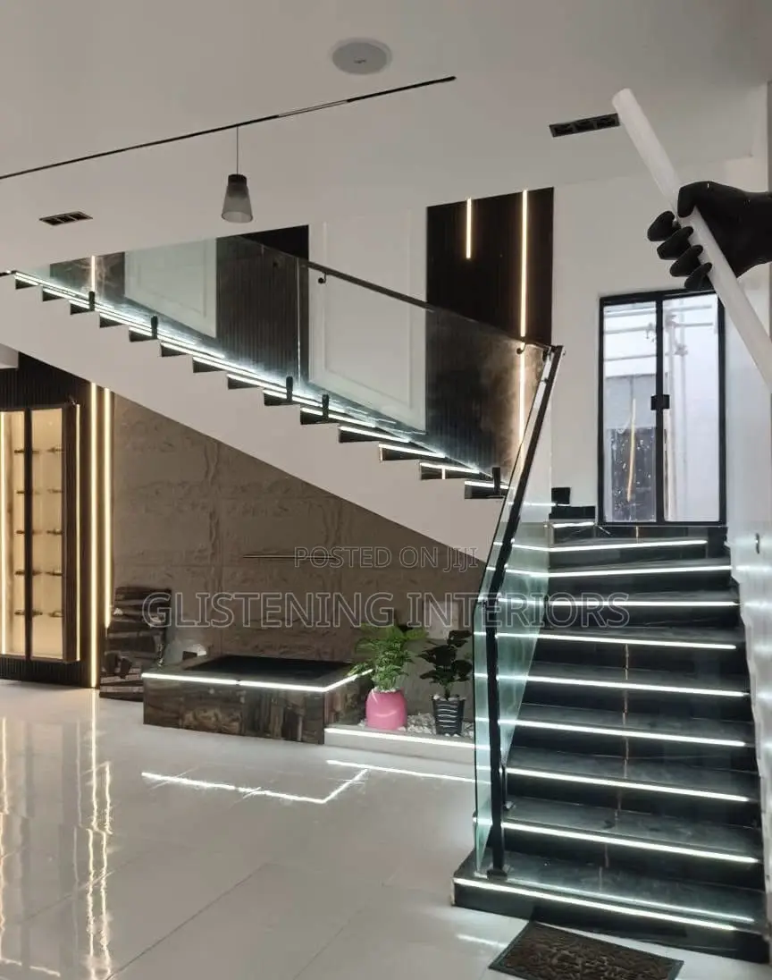 Staircase Side  10mm Tempered Glass With A Rail It A Black Accessories