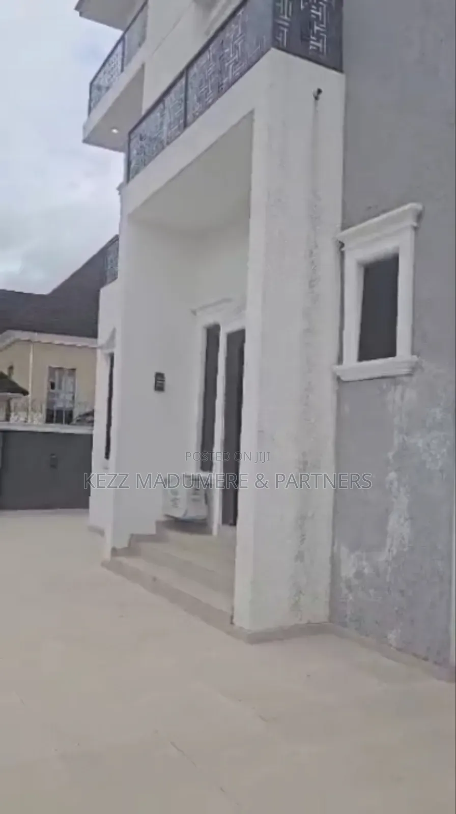 9bdrm Duplex in Udenwa Exclusive for sale